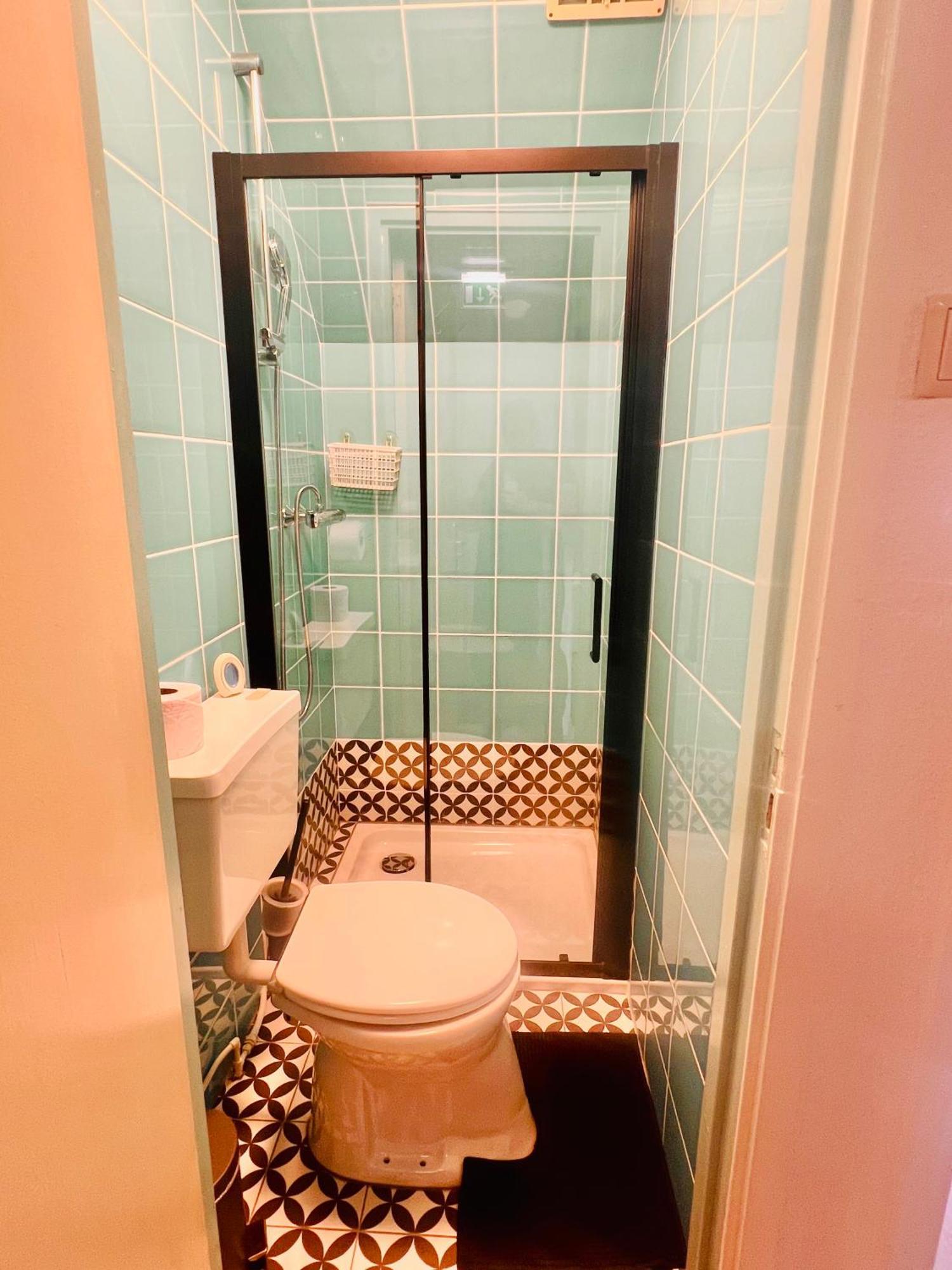 Single Room Private External Bathroom