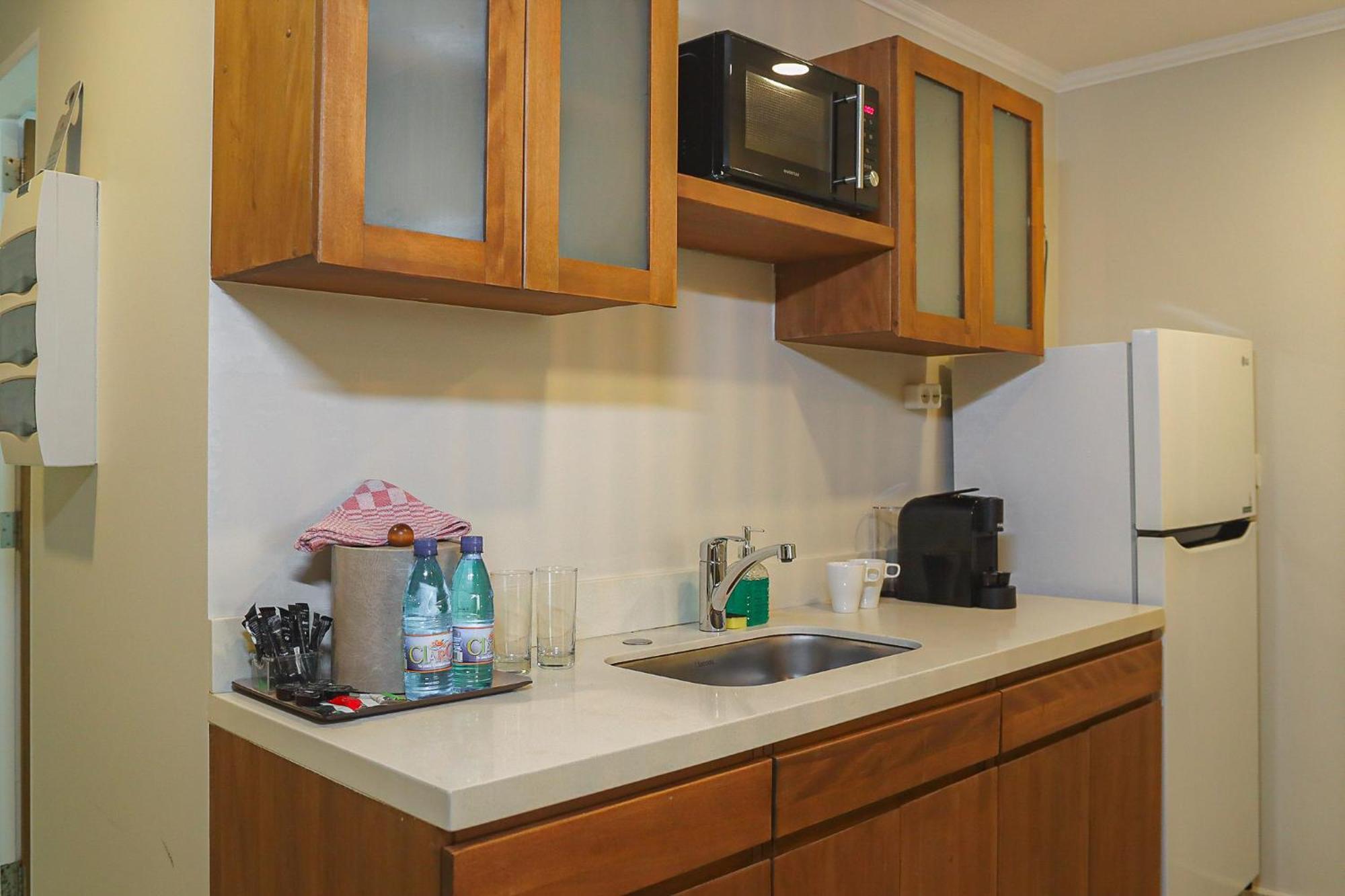 City Suites City View Kitchenette