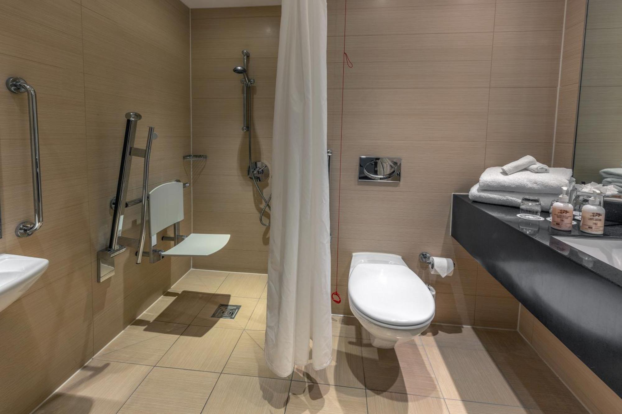 Classic Accessible Twin Room,1691978842:JPEG