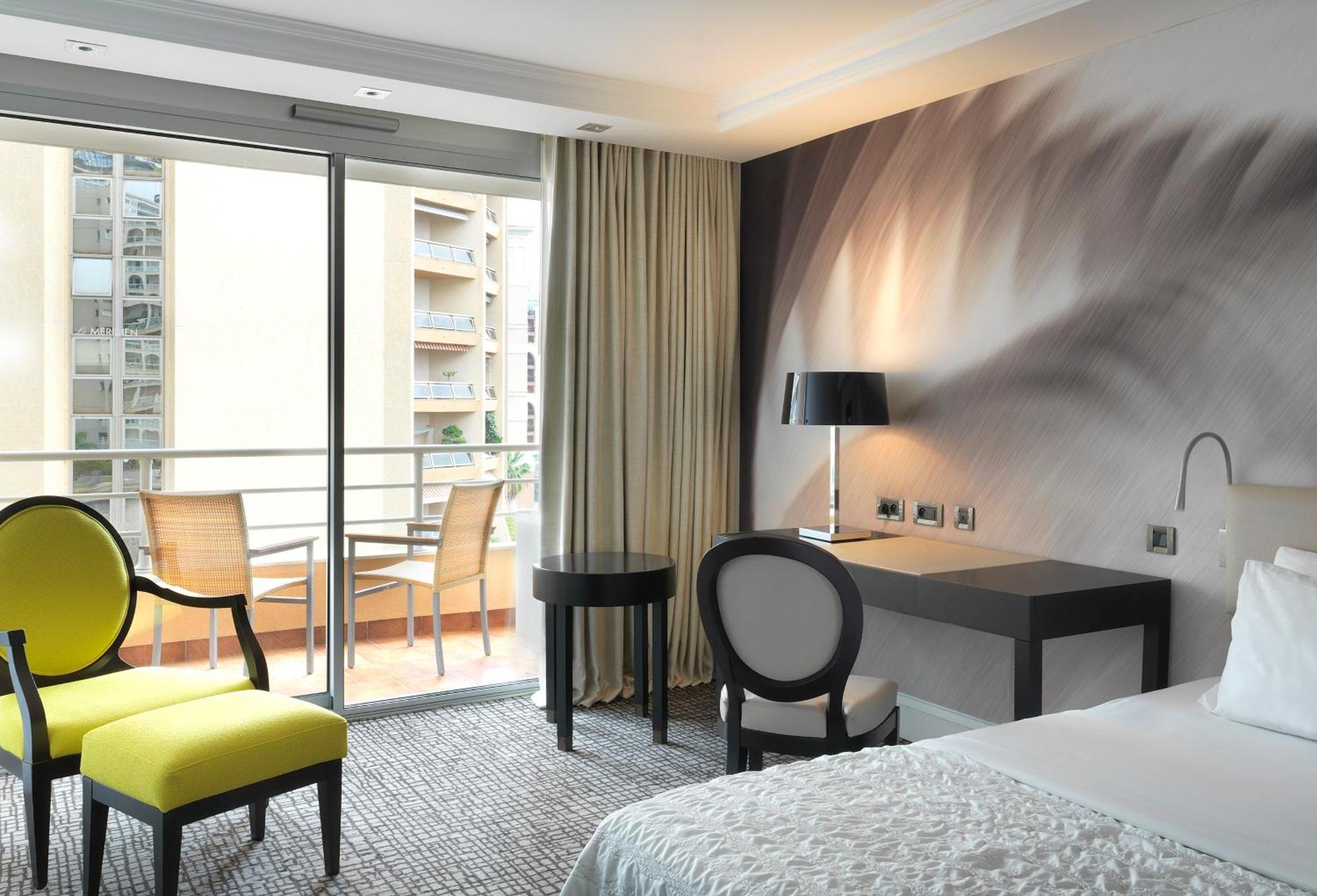 Deluxe Guest room 1 King Partial sea view Balcony