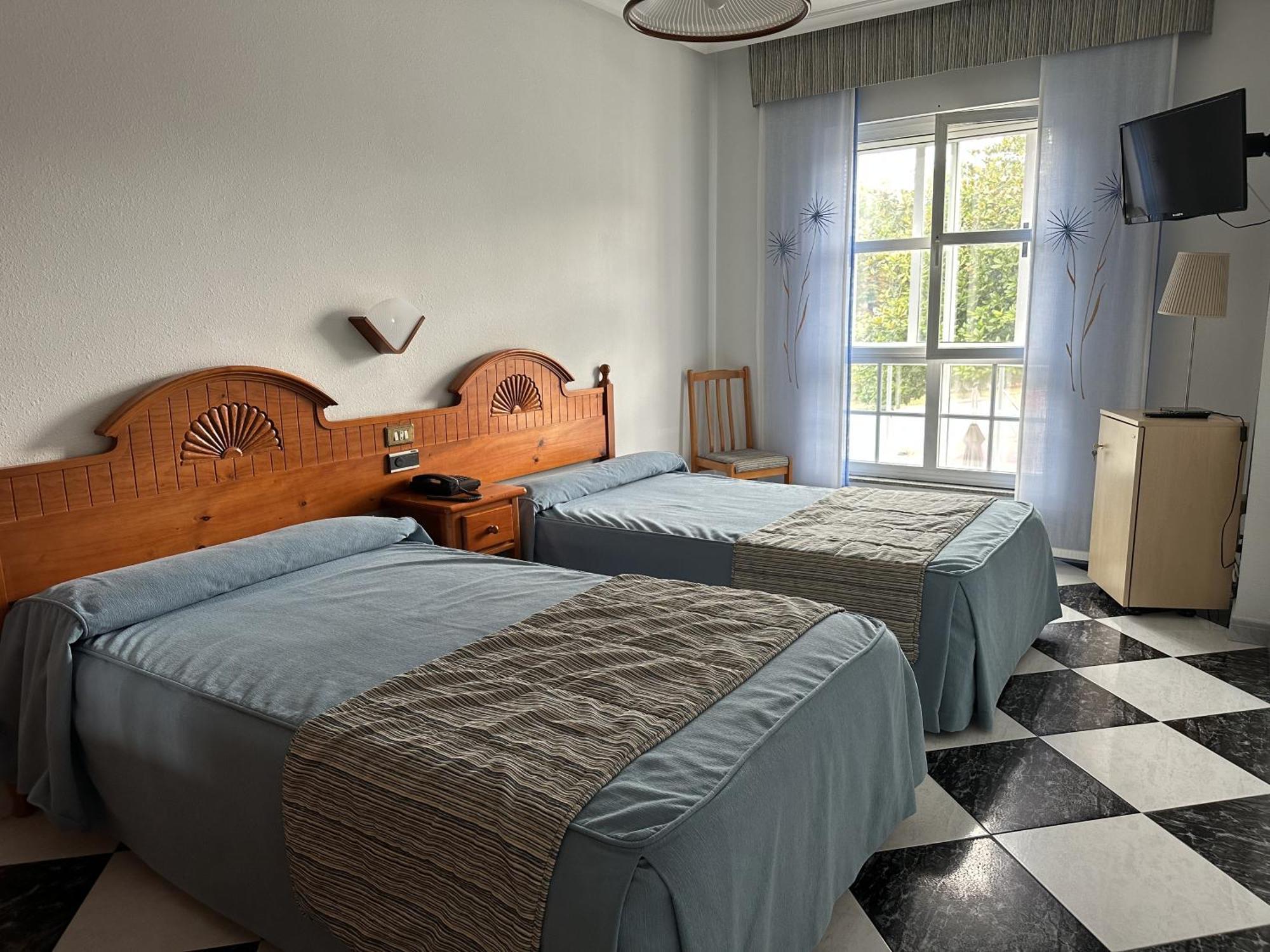 Twin Room,1691979275:JPEG
