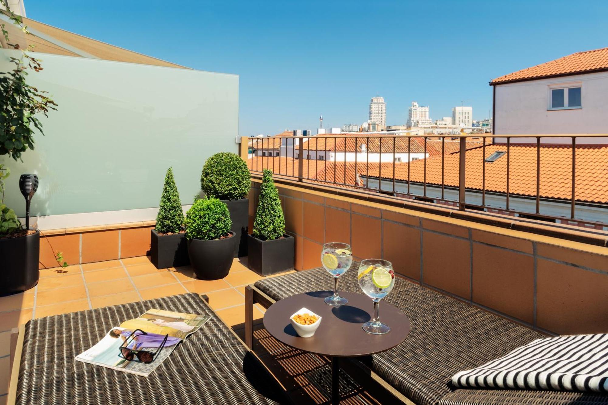 Double or Twin Room Terrace