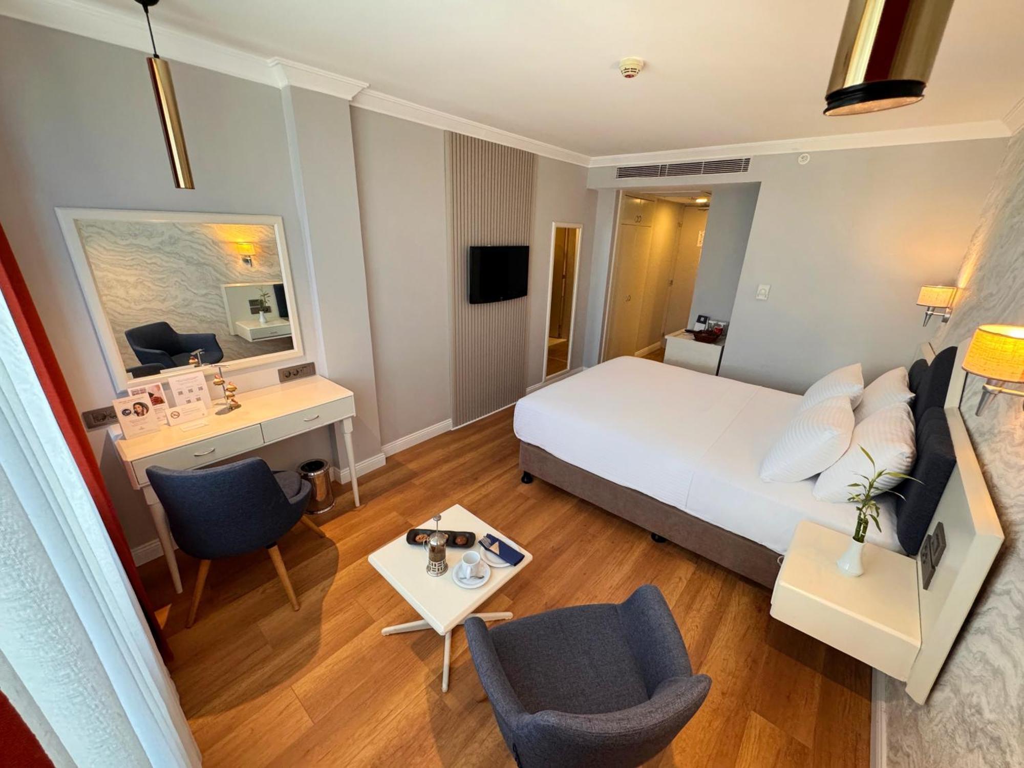 Superior King Room SPA Access