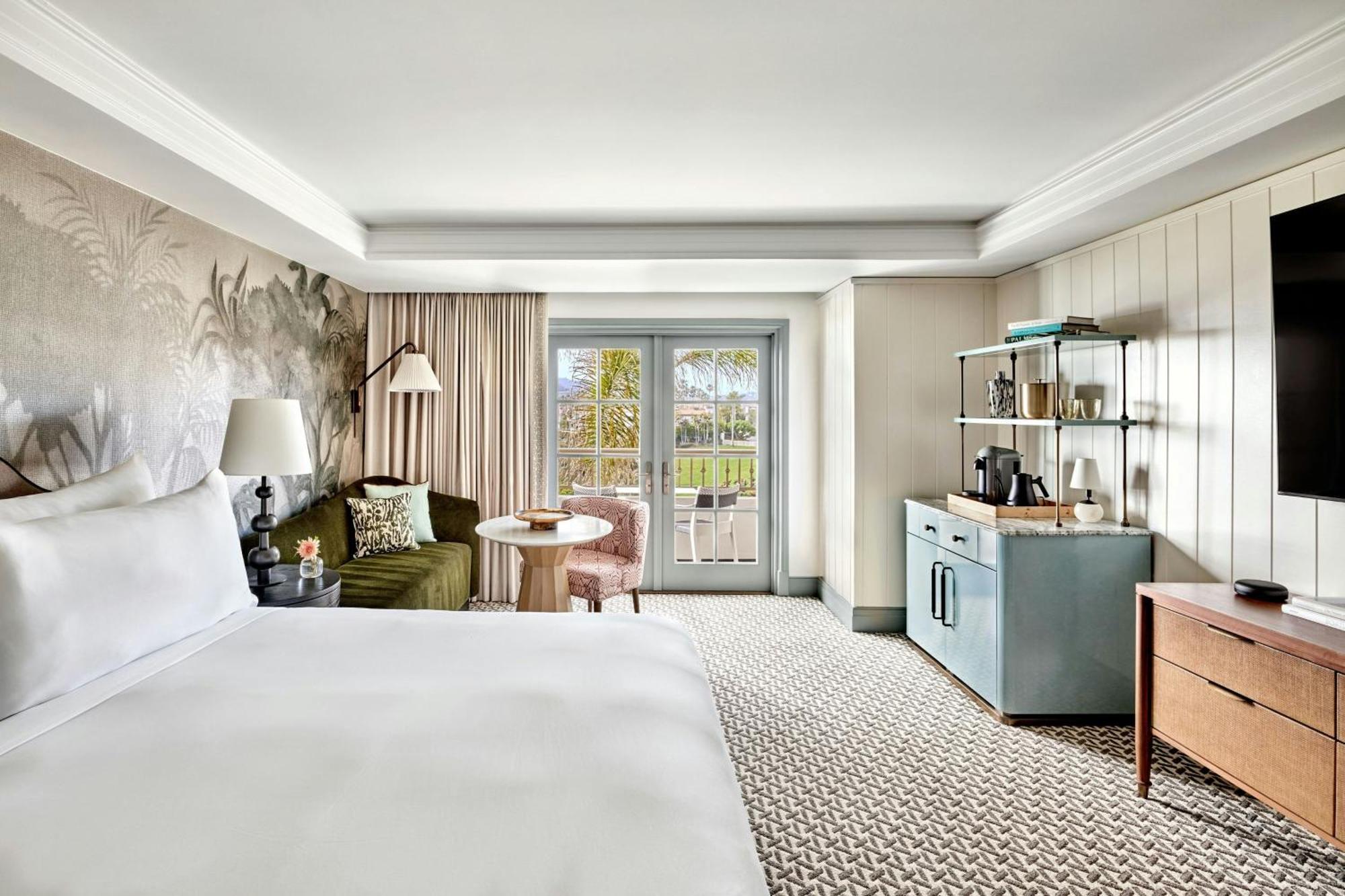 King or Double Room Coastline View