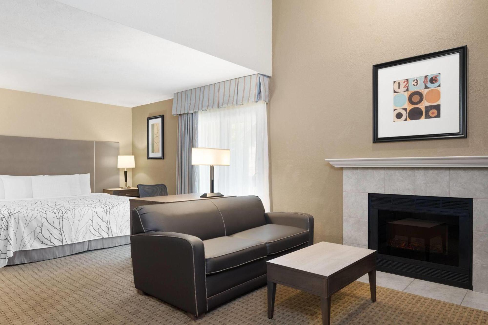 King Loft Suite Non-Smoking