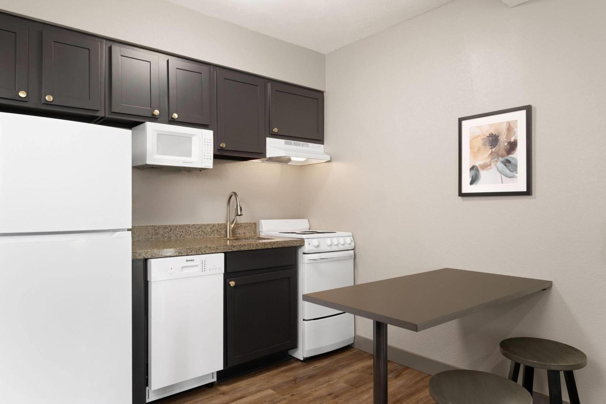 One-Bedroom King Suite Non-Smoking