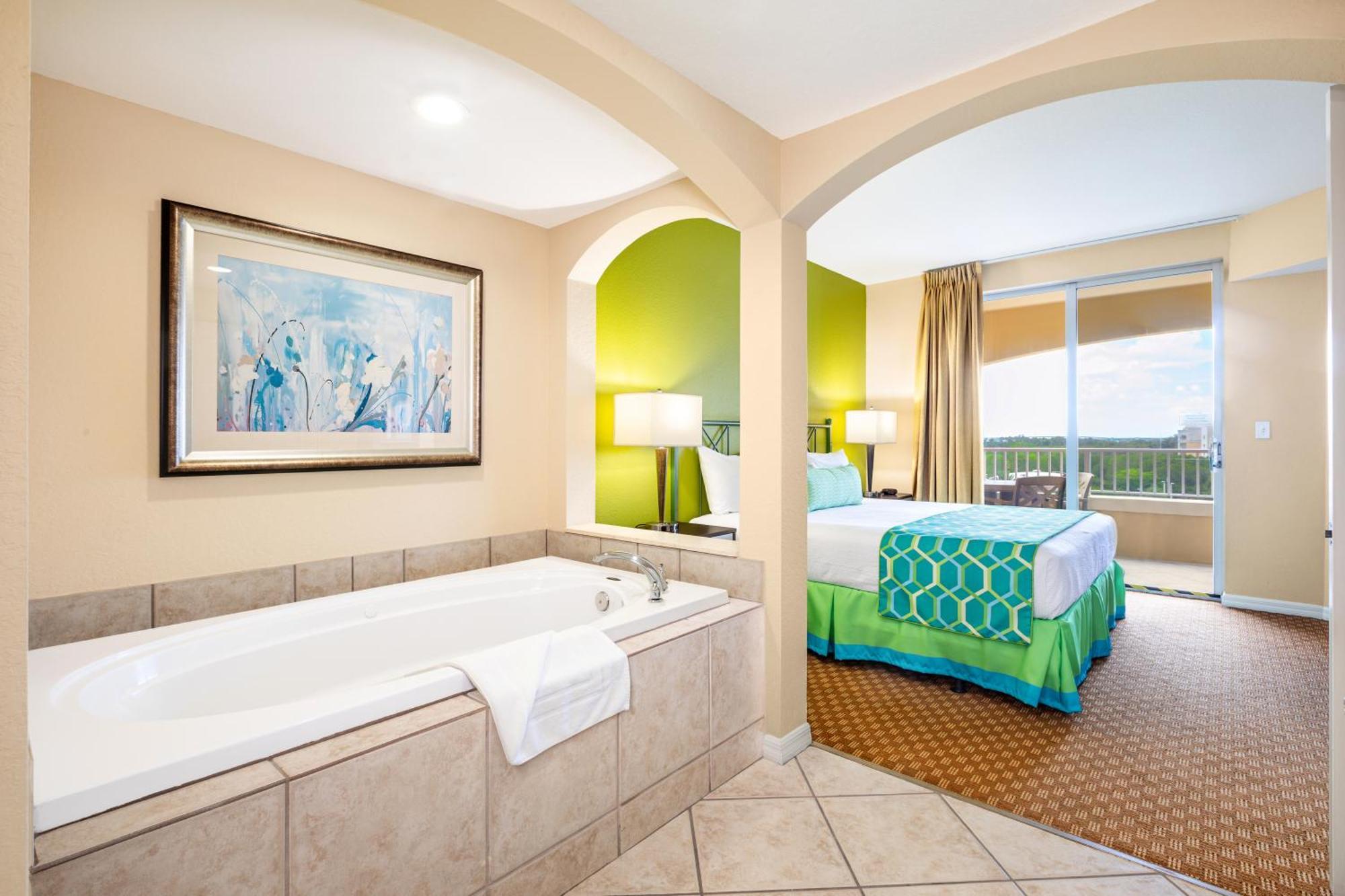 Deluxe One-Bedroom King Suite