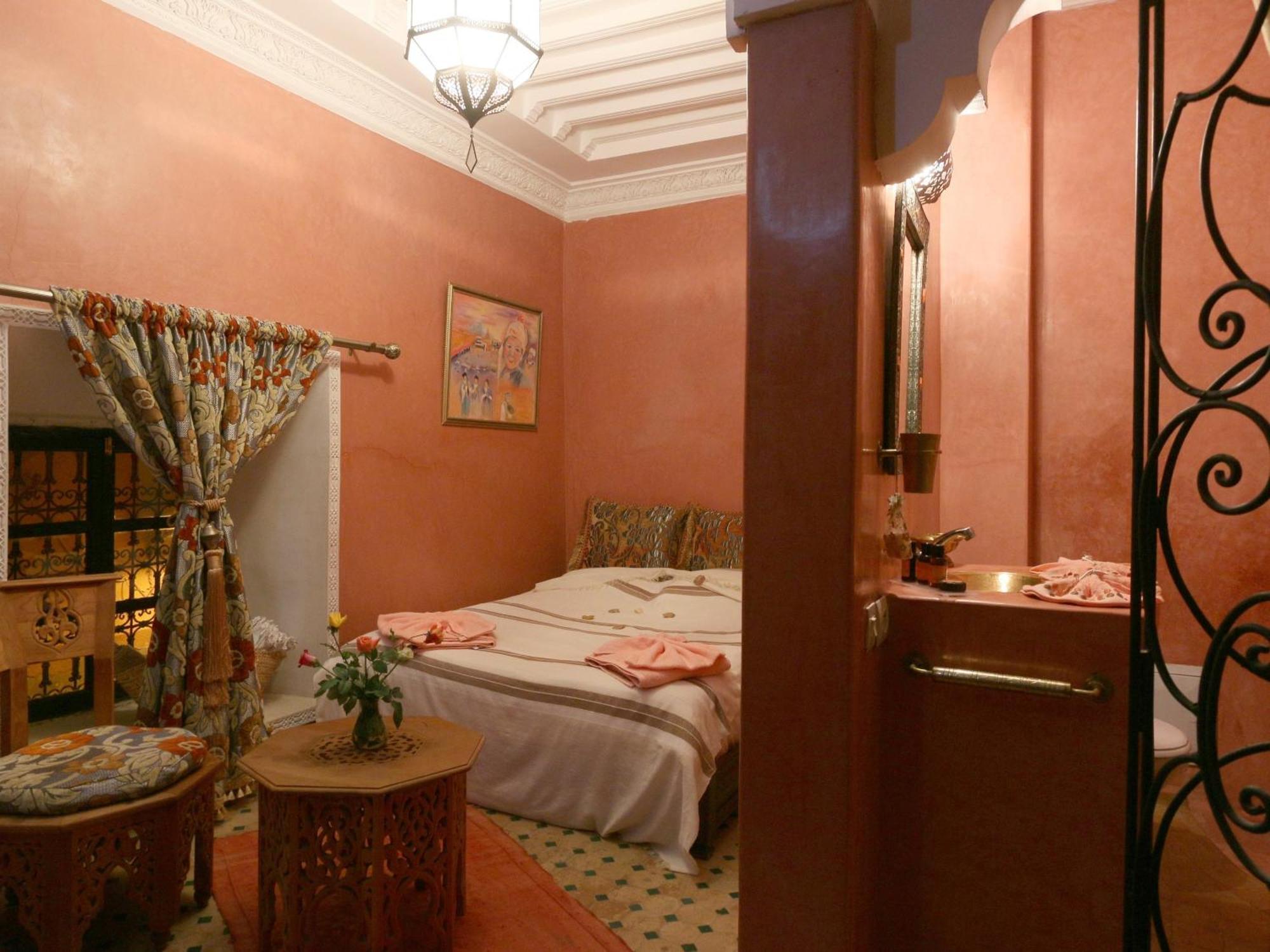 Double Room Private Bathroom