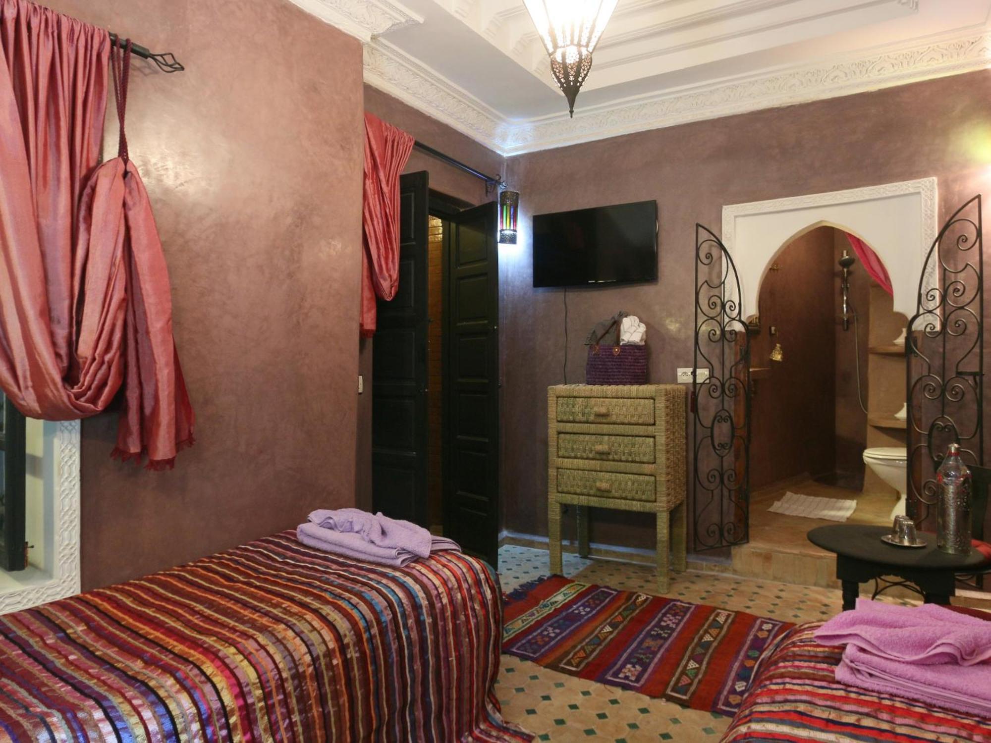 Twin Room Private Bathroom