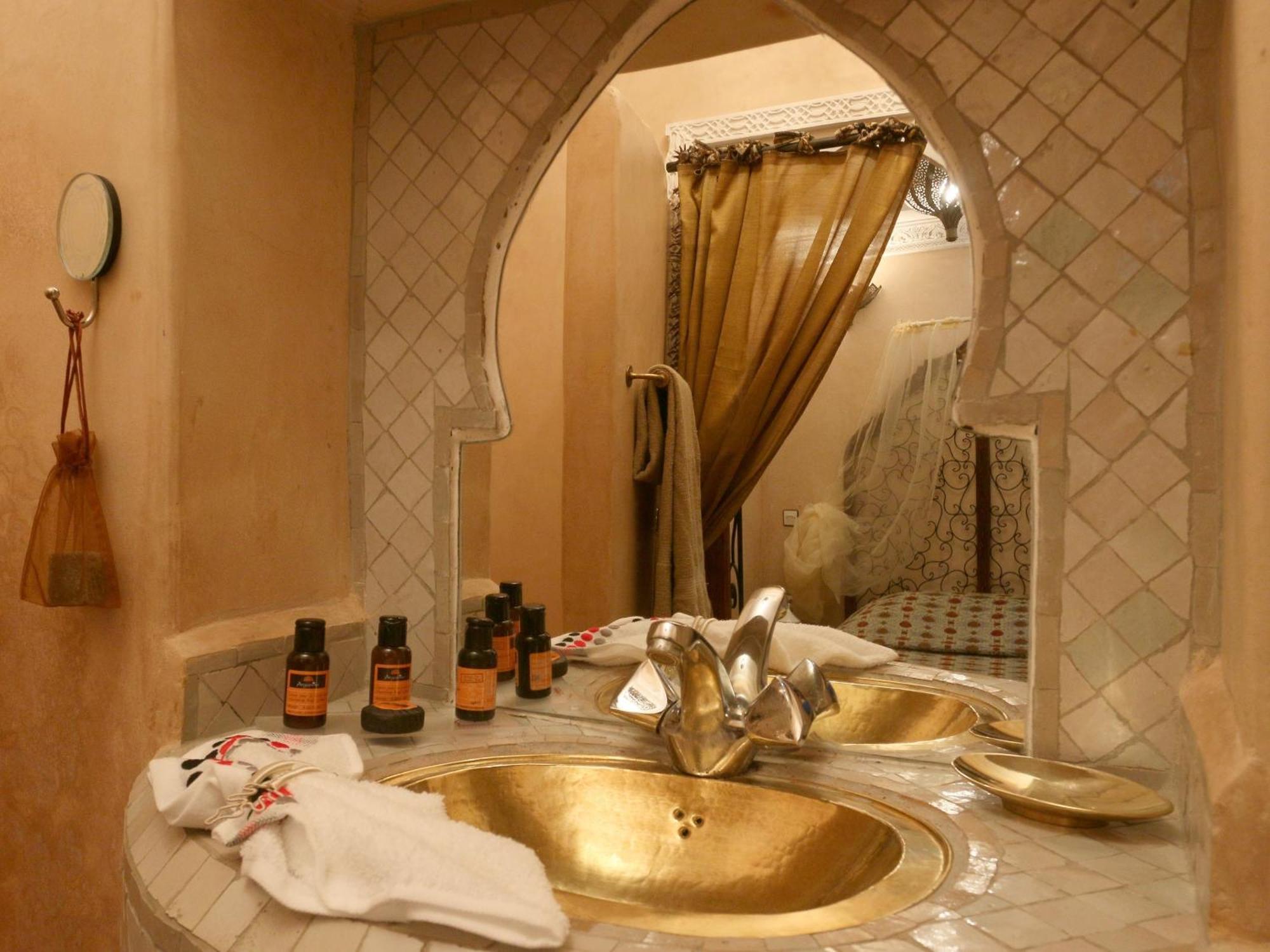 Double Room Private Bathroom