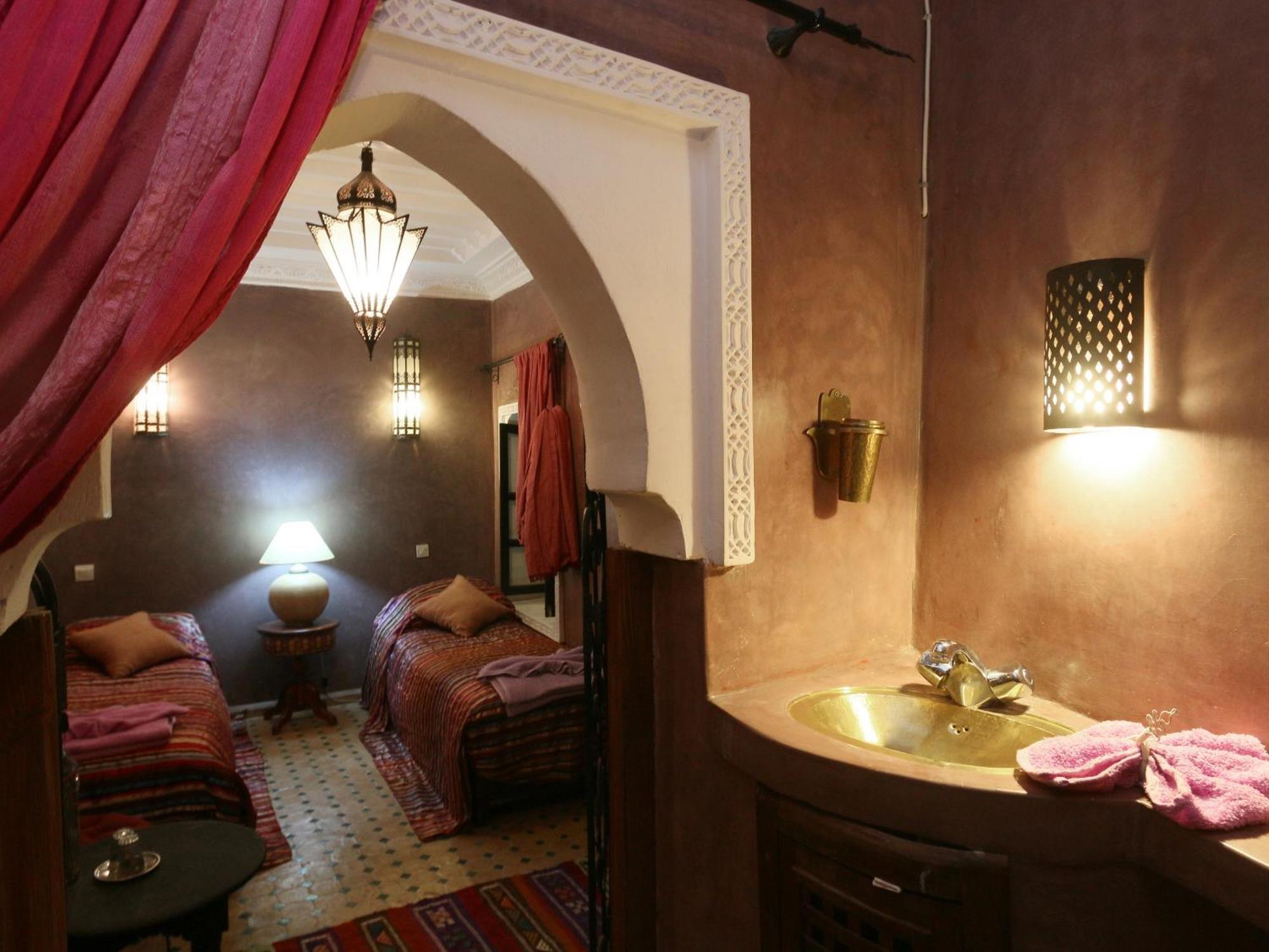 Twin Room Private Bathroom