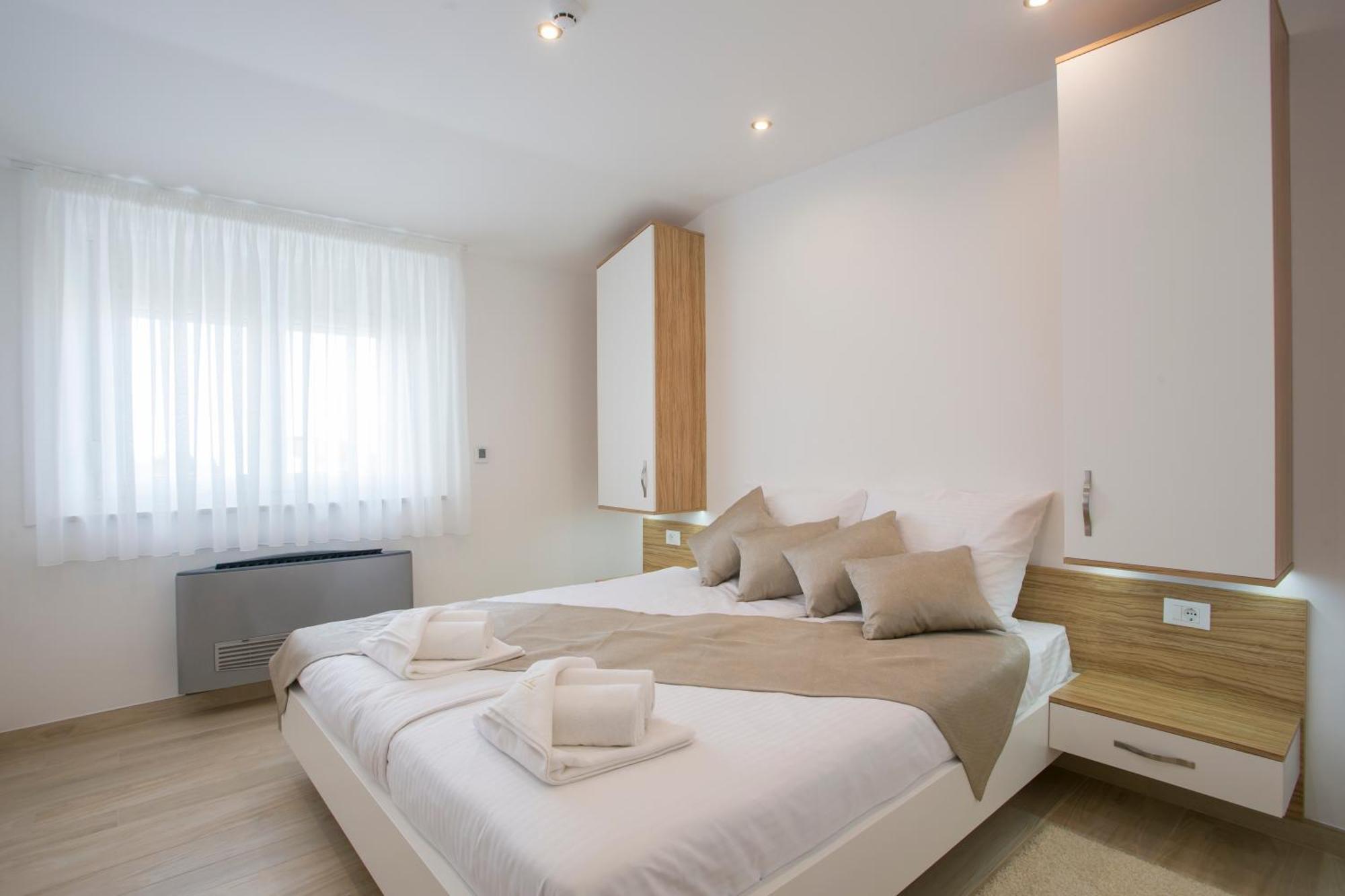 One-Bedroom Apartment Sea View
