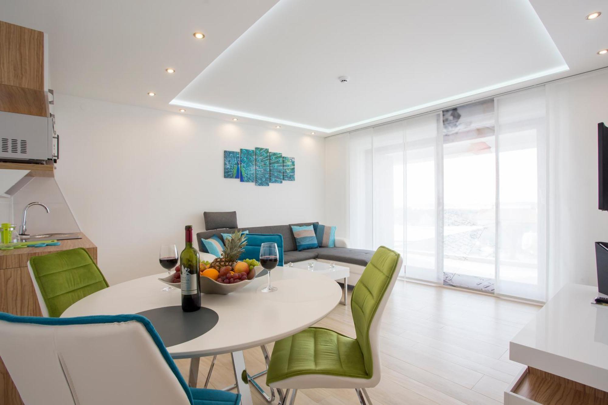 One-Bedroom Apartment Sea View