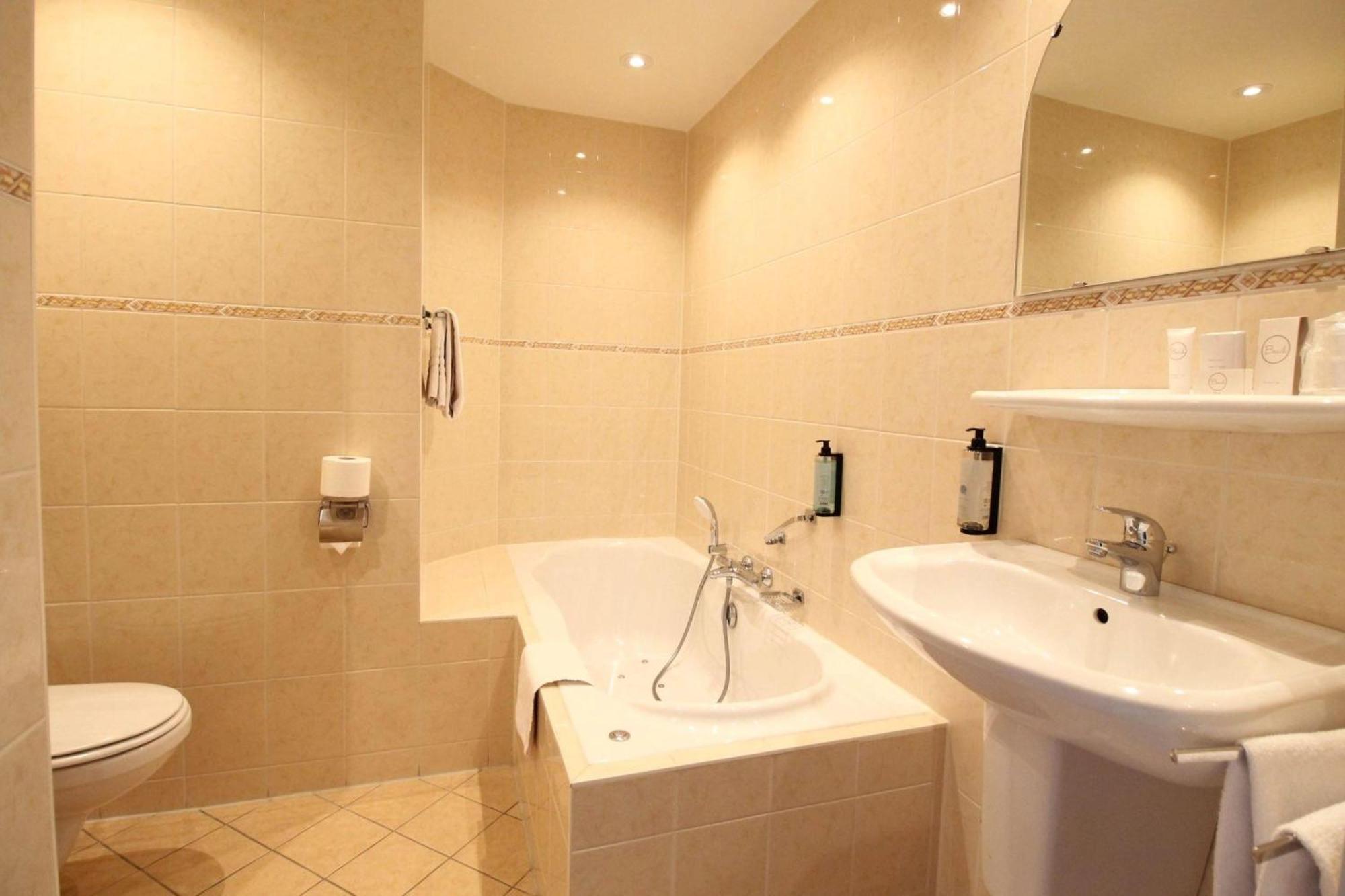 Comfort Double Room Spa Bath Non-Smoking