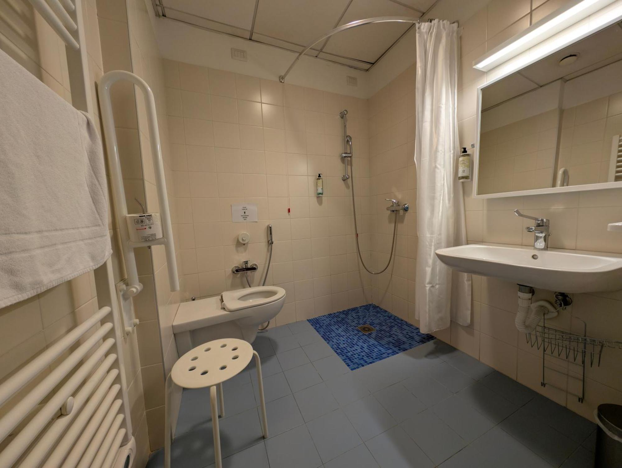 Double or Twin Room - Disability Access,1692092963:JPEG