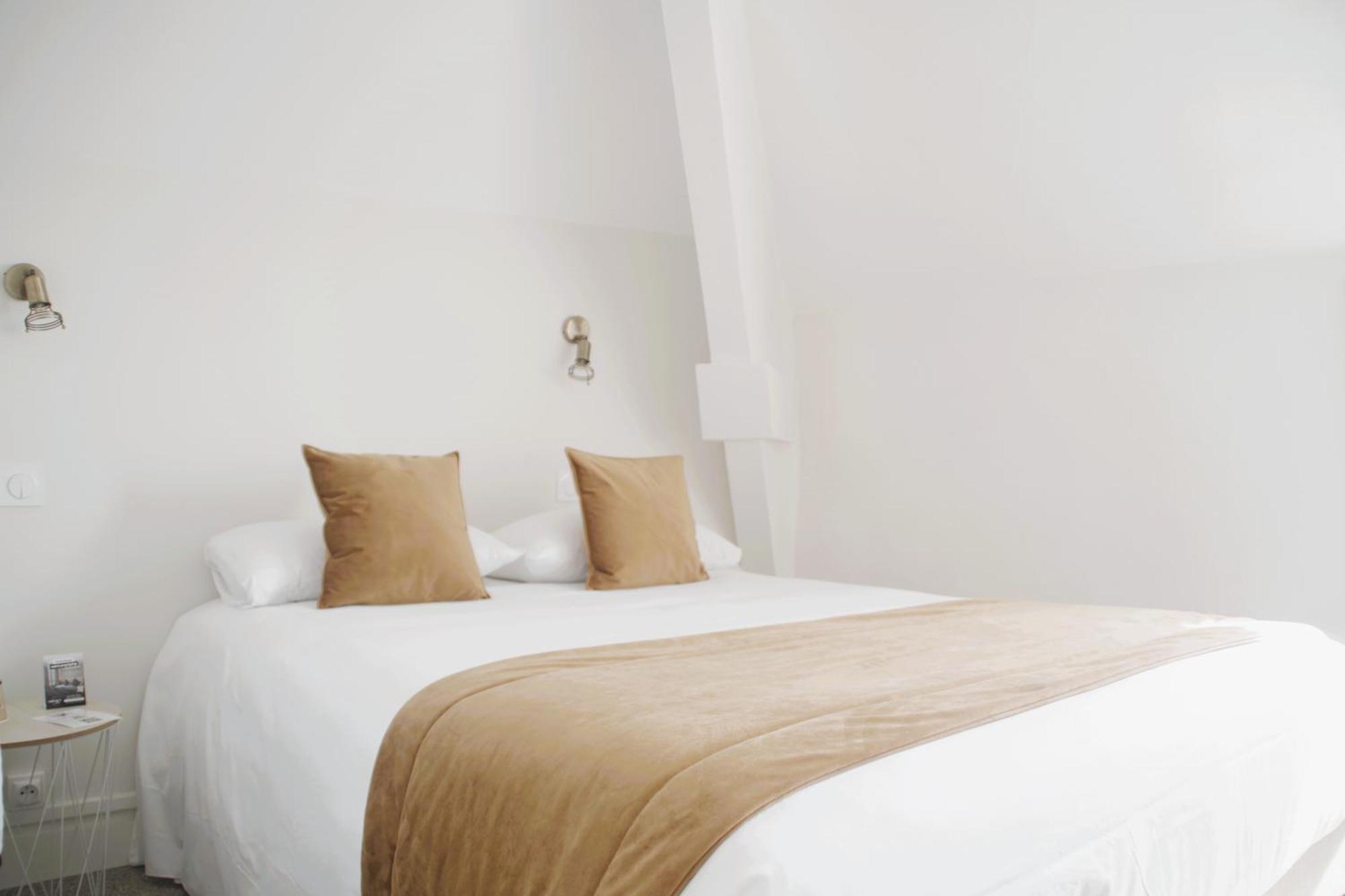 Standard Double Room Partial Sea View