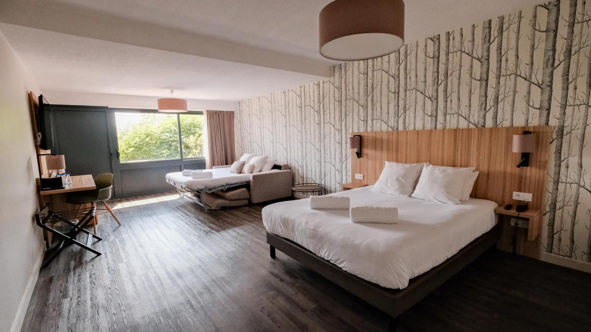 Family Room,1692112513:JPEG