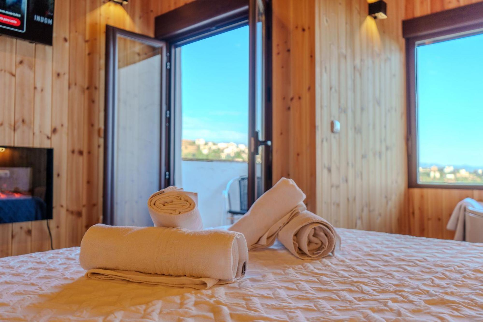 Deluxe Suite Spa Bath