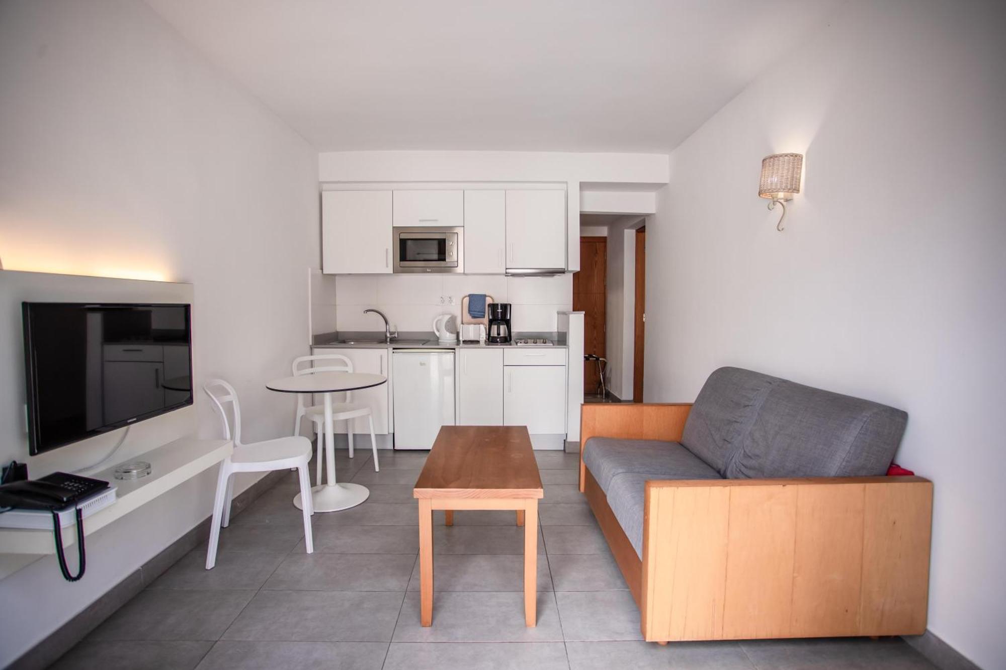 Classic 1 bedroom bungalow