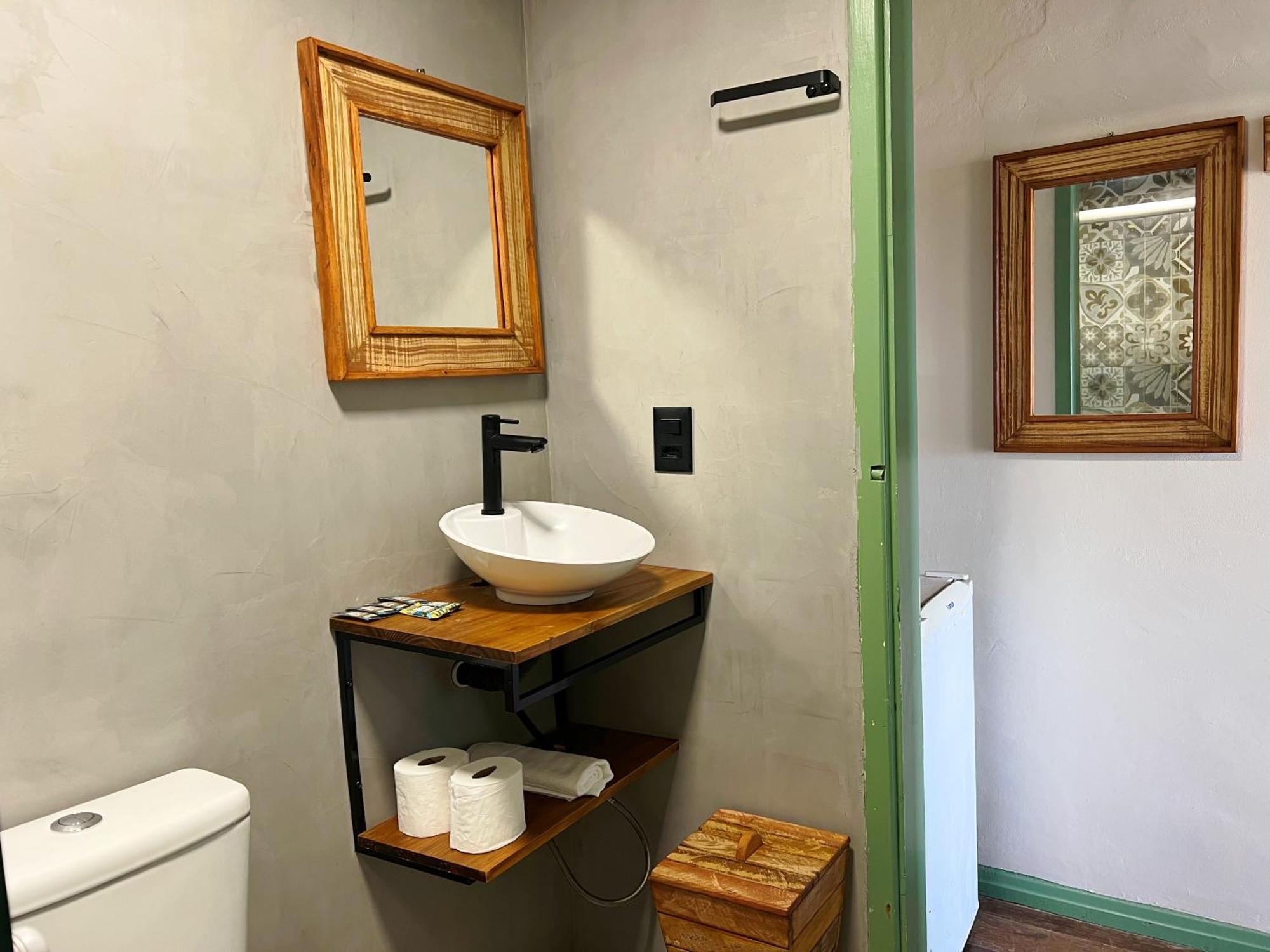Standard Suite,1692884971:JPEG