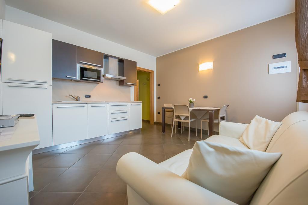 One-Bedroom Apartment,169349973:JPEG