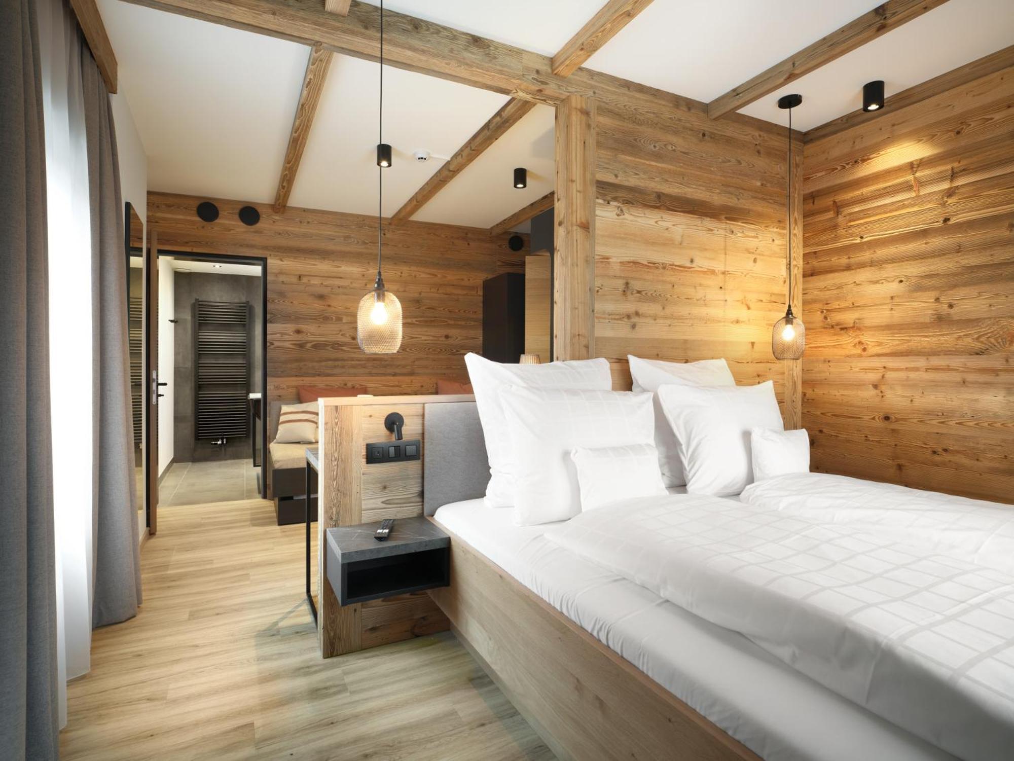 Double Room Balcony Annex