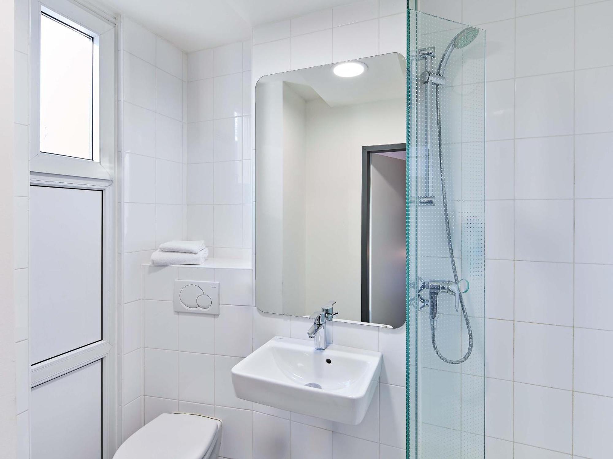 Twin Room,1693273210:JPEG