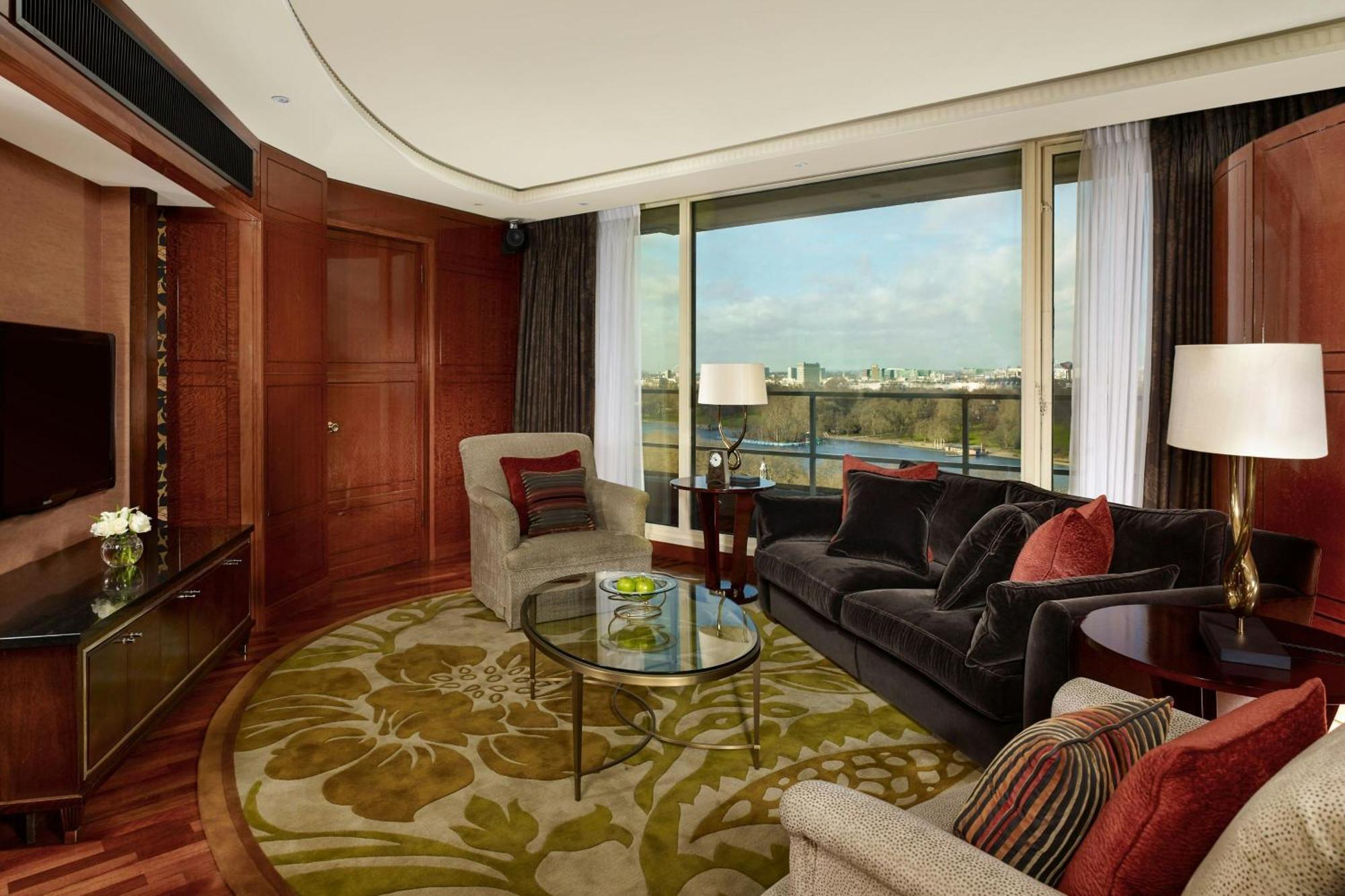 Hyde Park Suite 2 Bedroom Penthouse Suite Skyline view