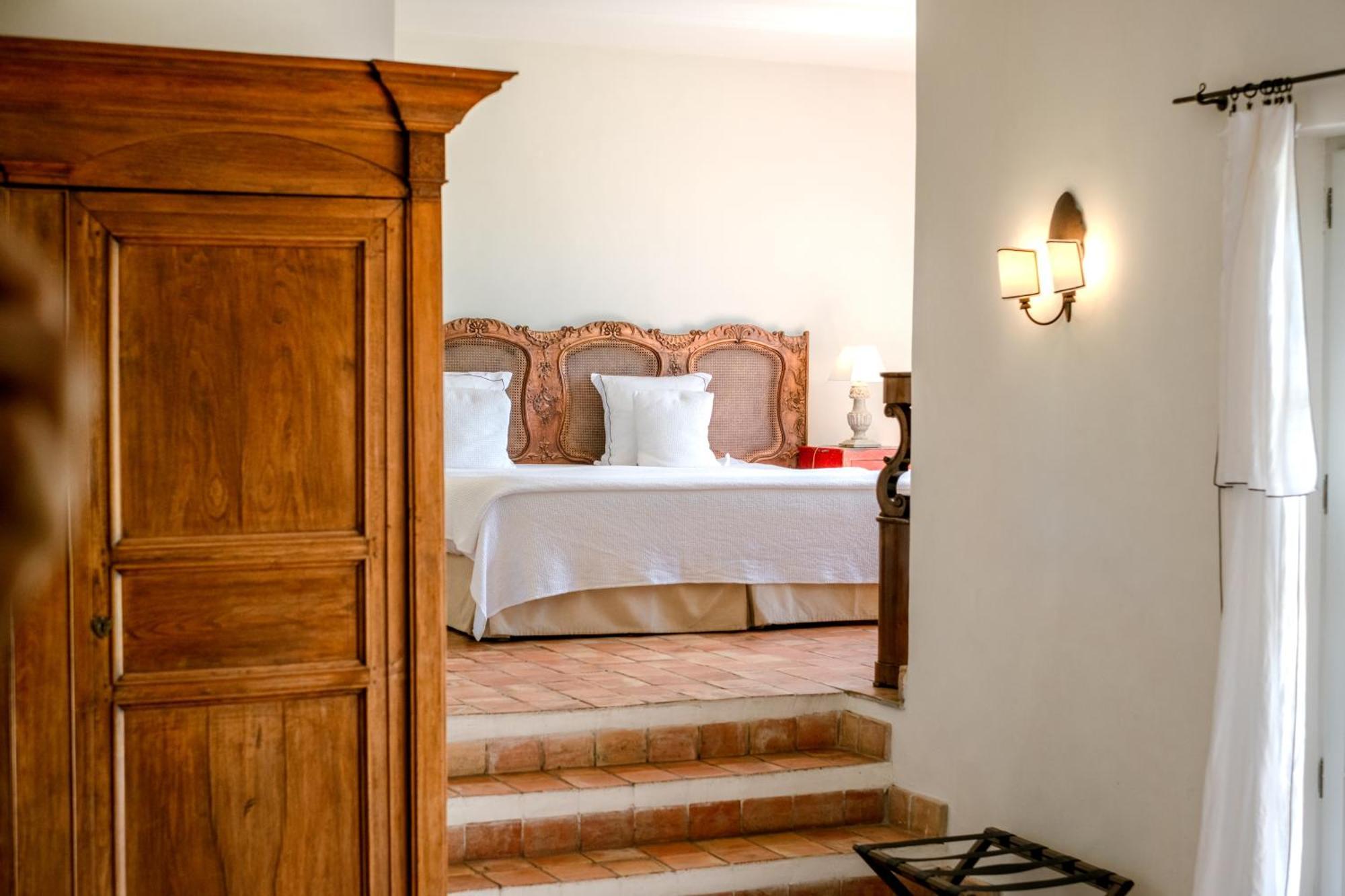 Suite Signature