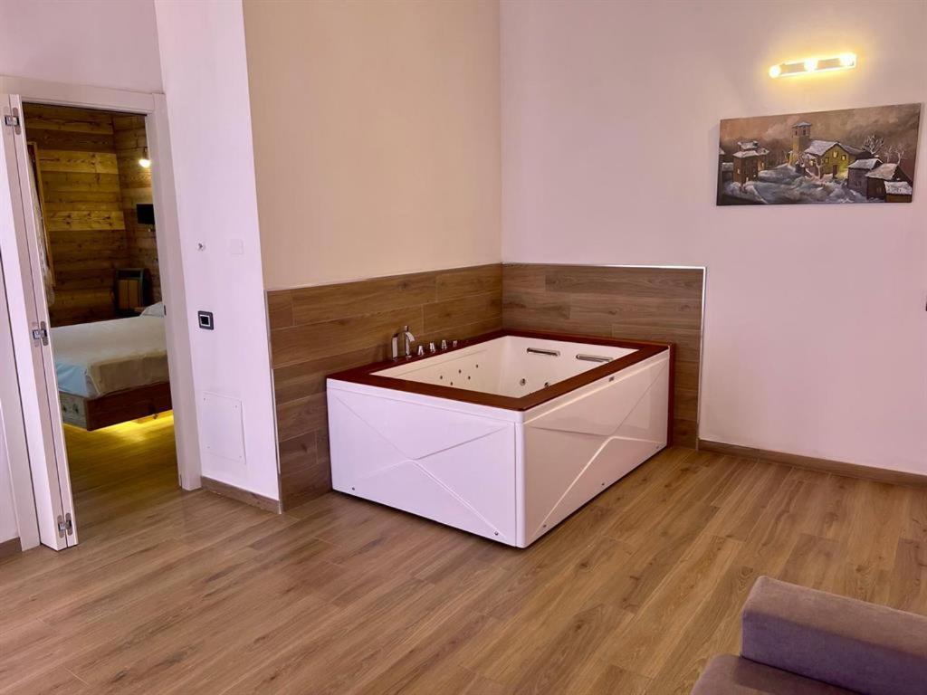 Queen Suite Spa Bath