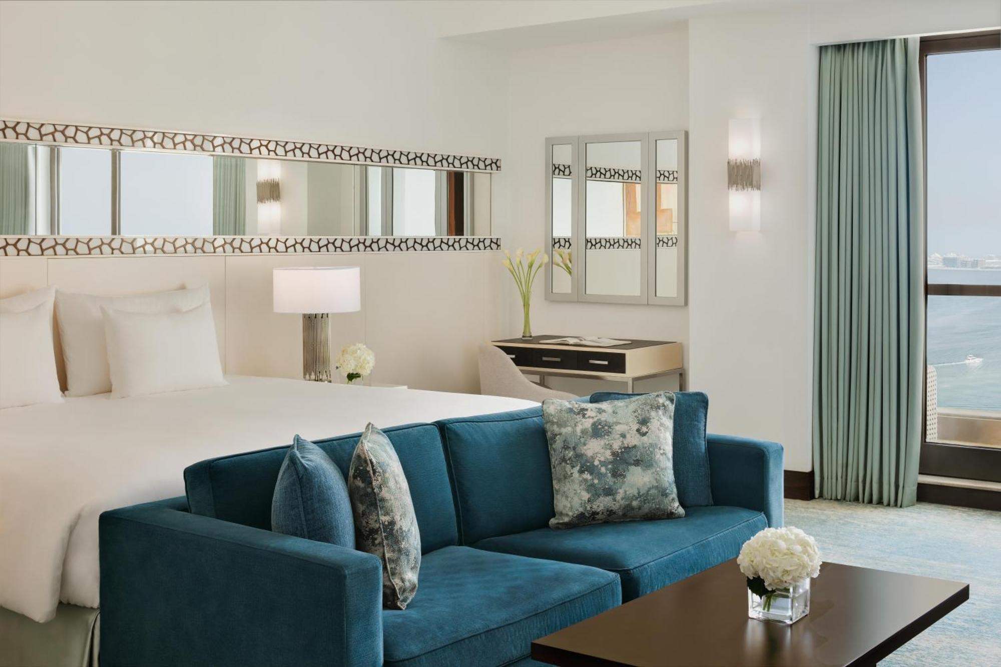 Junior Suite mit Meerblick und Balkon – uneingeschränkter Blick auf das Ain Dubai – Zugang zur Coral Lounge