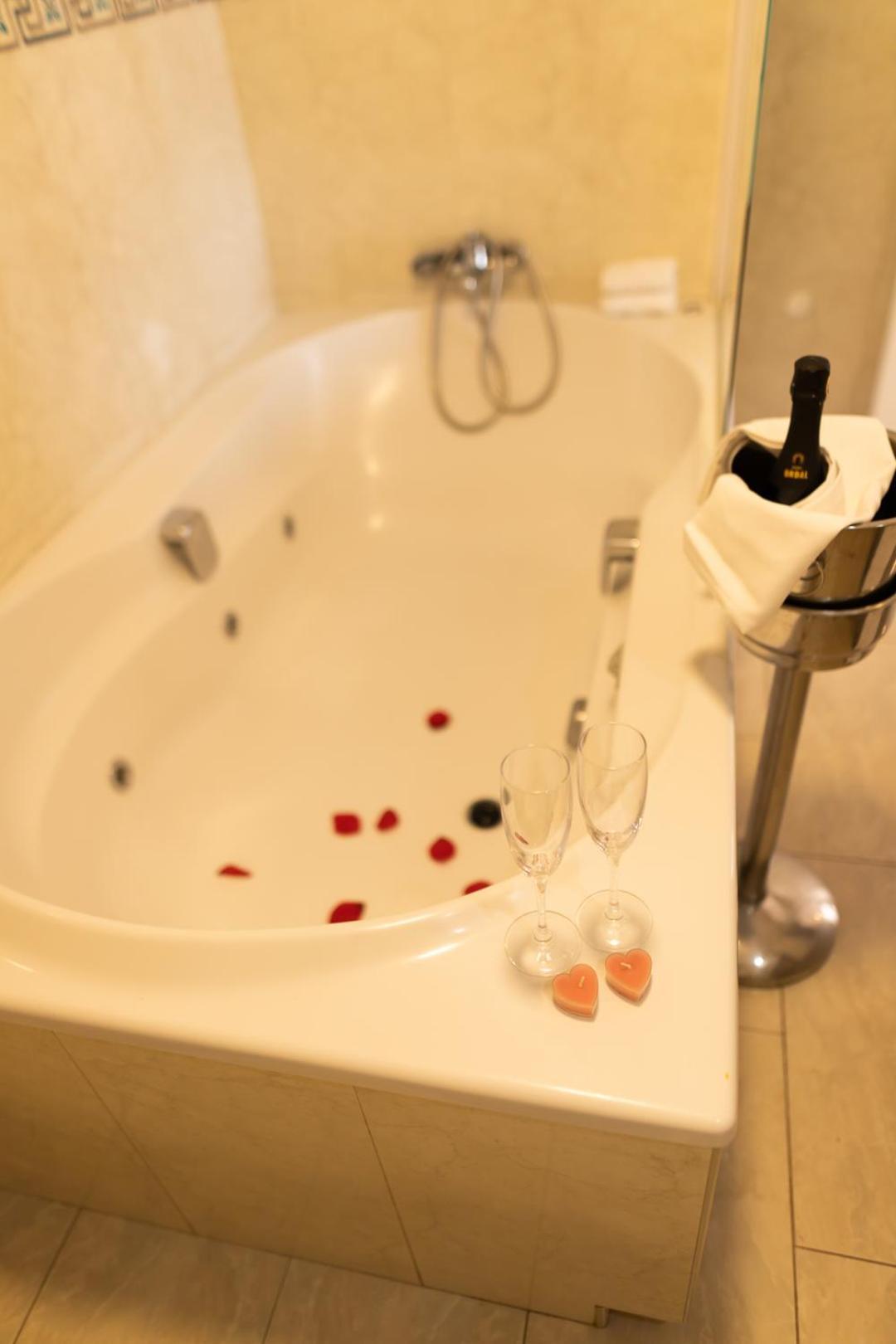 Deluxe Double Room Spa Bath