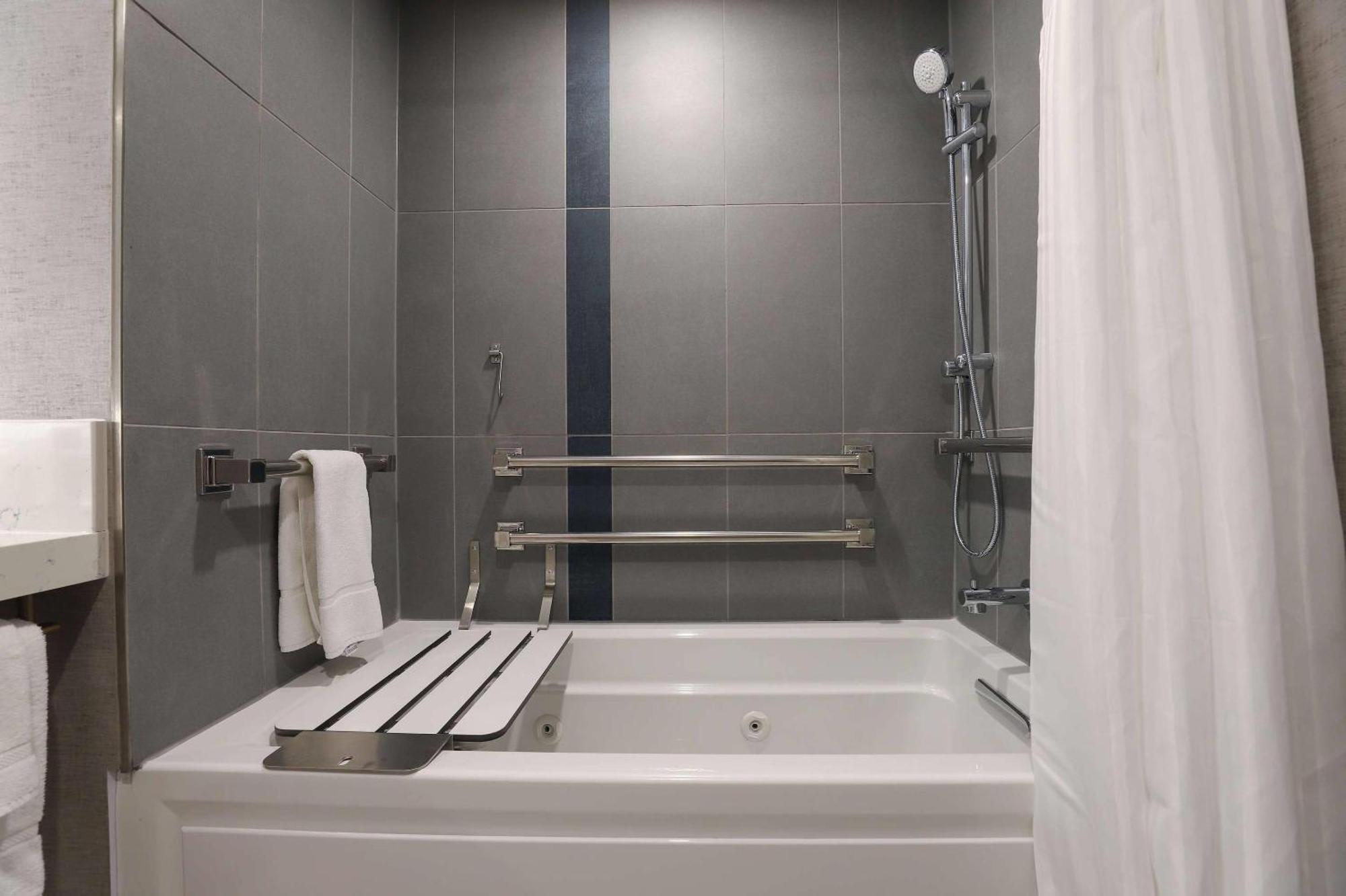 2 Queen Beds, Mobility and Hearing Accessible