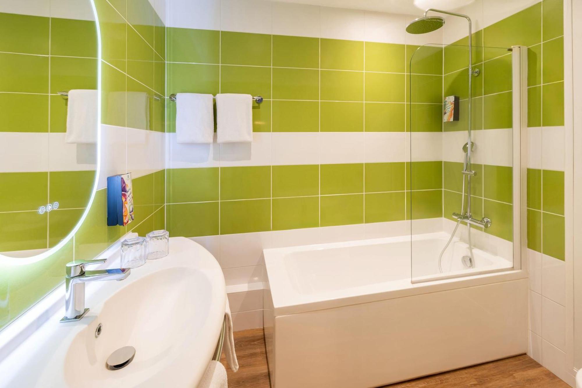 Chambre Familiale Communicante avec 1 Lit King-Size et 2 Lits Simples - Non-Fumeurs