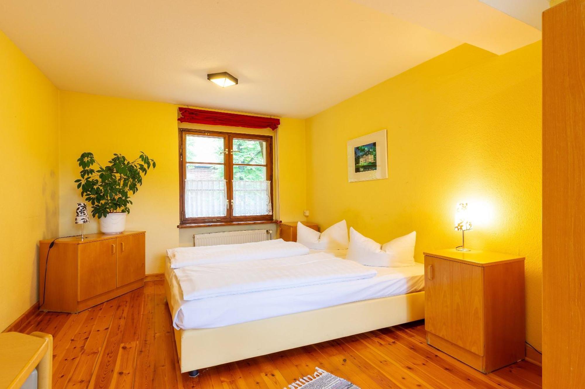 Double Room,1693340003:JPEG