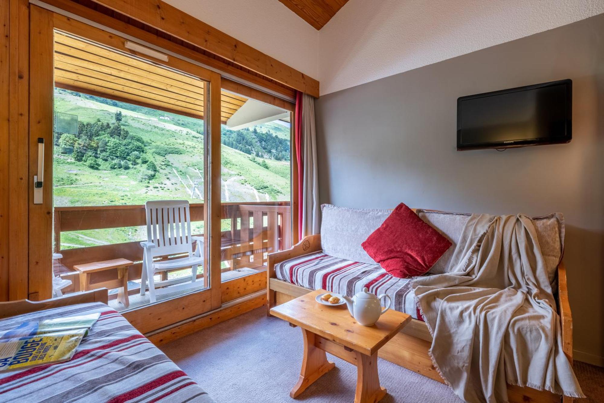 Standard One-Bedroom Apartment Sleeping Alcove