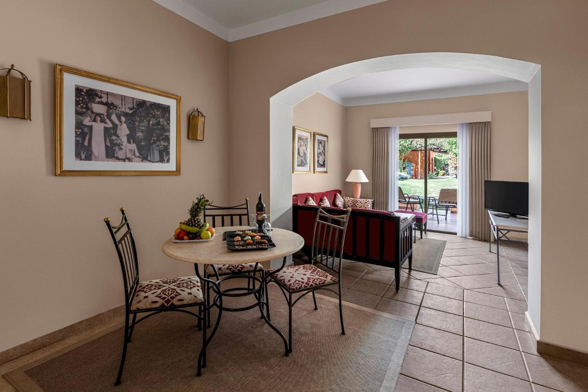 Two-Bedroom Apartment Queen or Twin beds Garden View