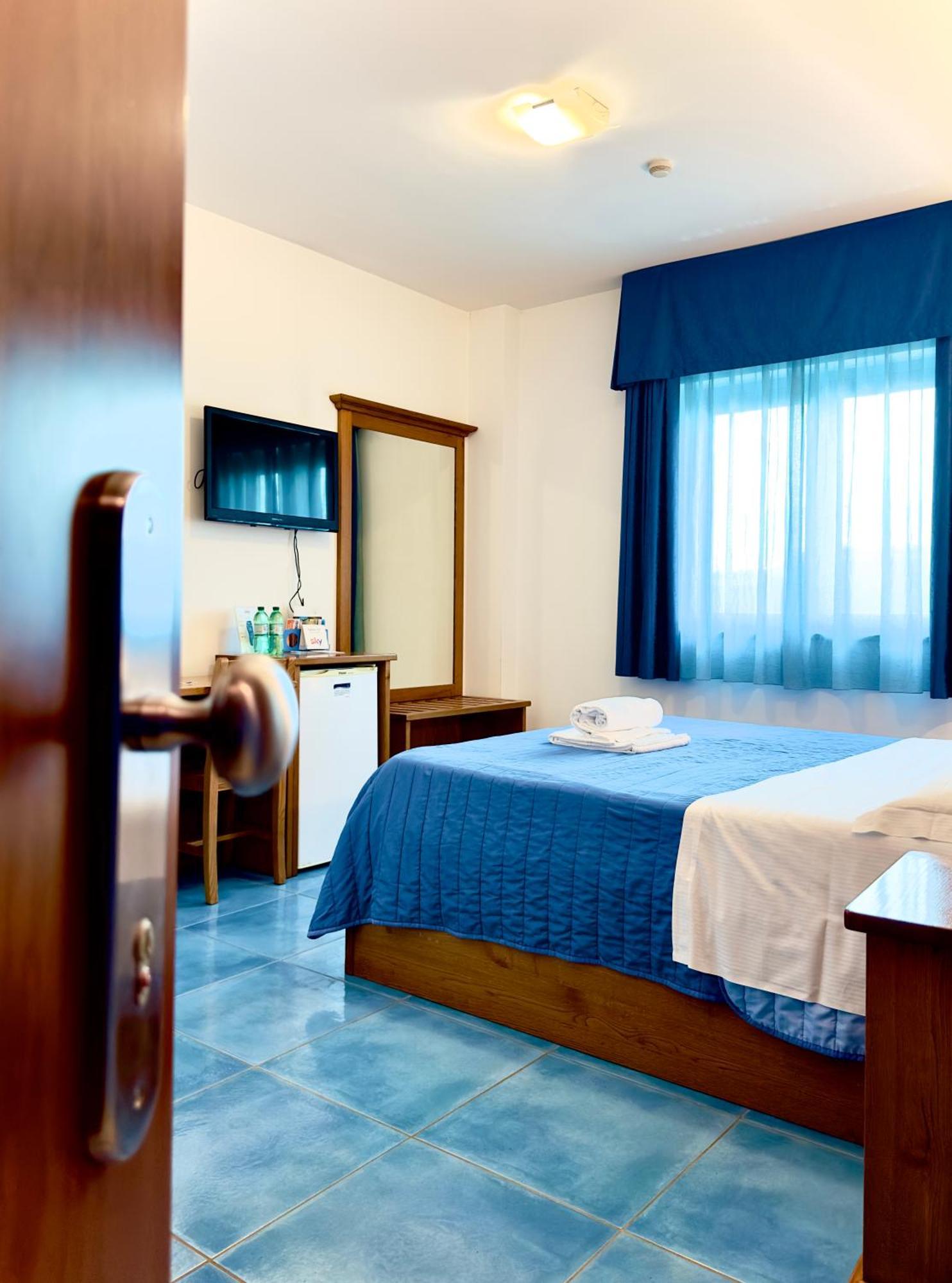 Double Room Side Sea View