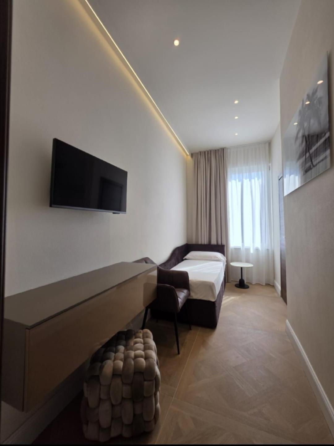 Single Room,1694550576:JPEG