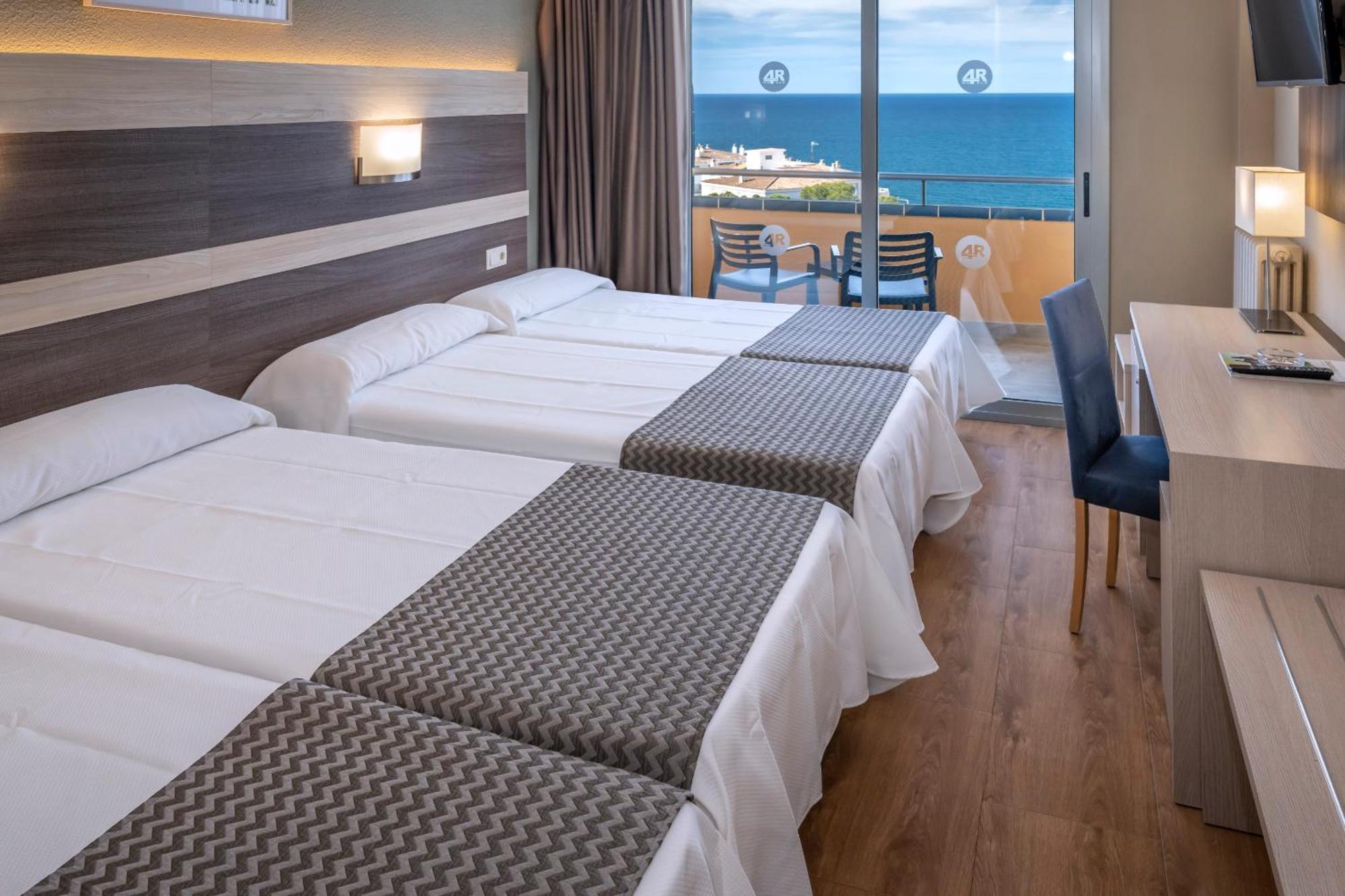 Quadruple Room with Sea View (2 Adults + 2 Children),1695320498:JPEG