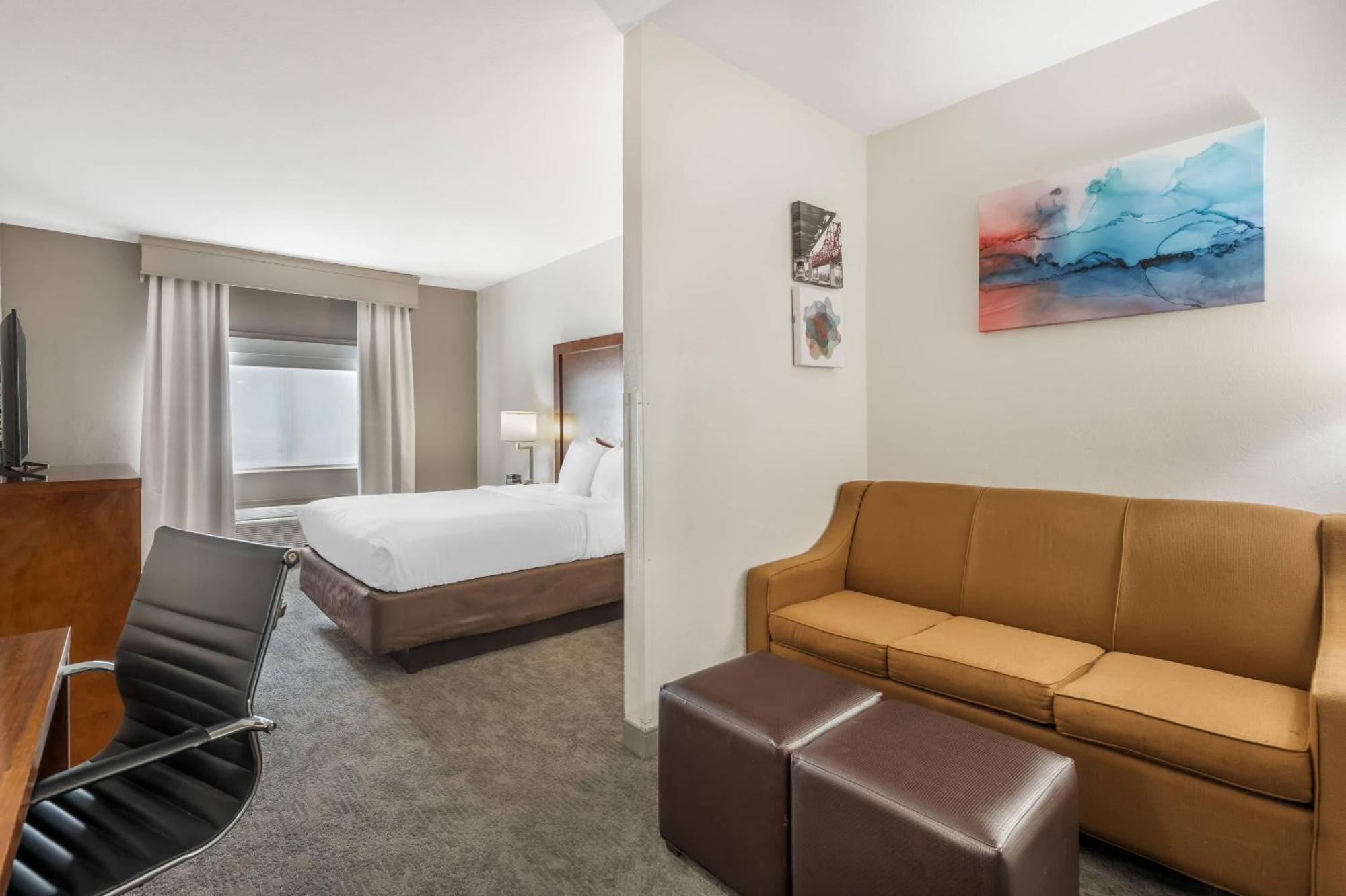 Queen Suite Sofa Bed Disability Access or Non-Smoking