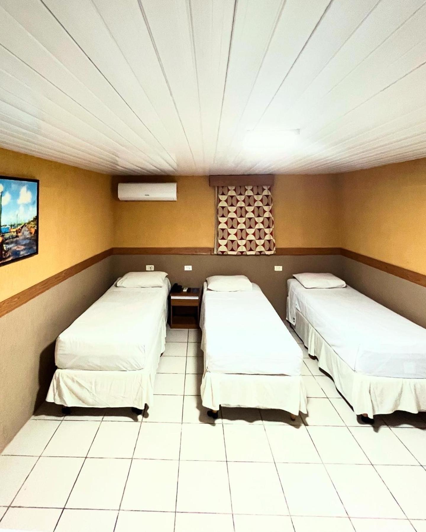 Deluxe Triple Room 3 Single Beds,1695323160:JPEG