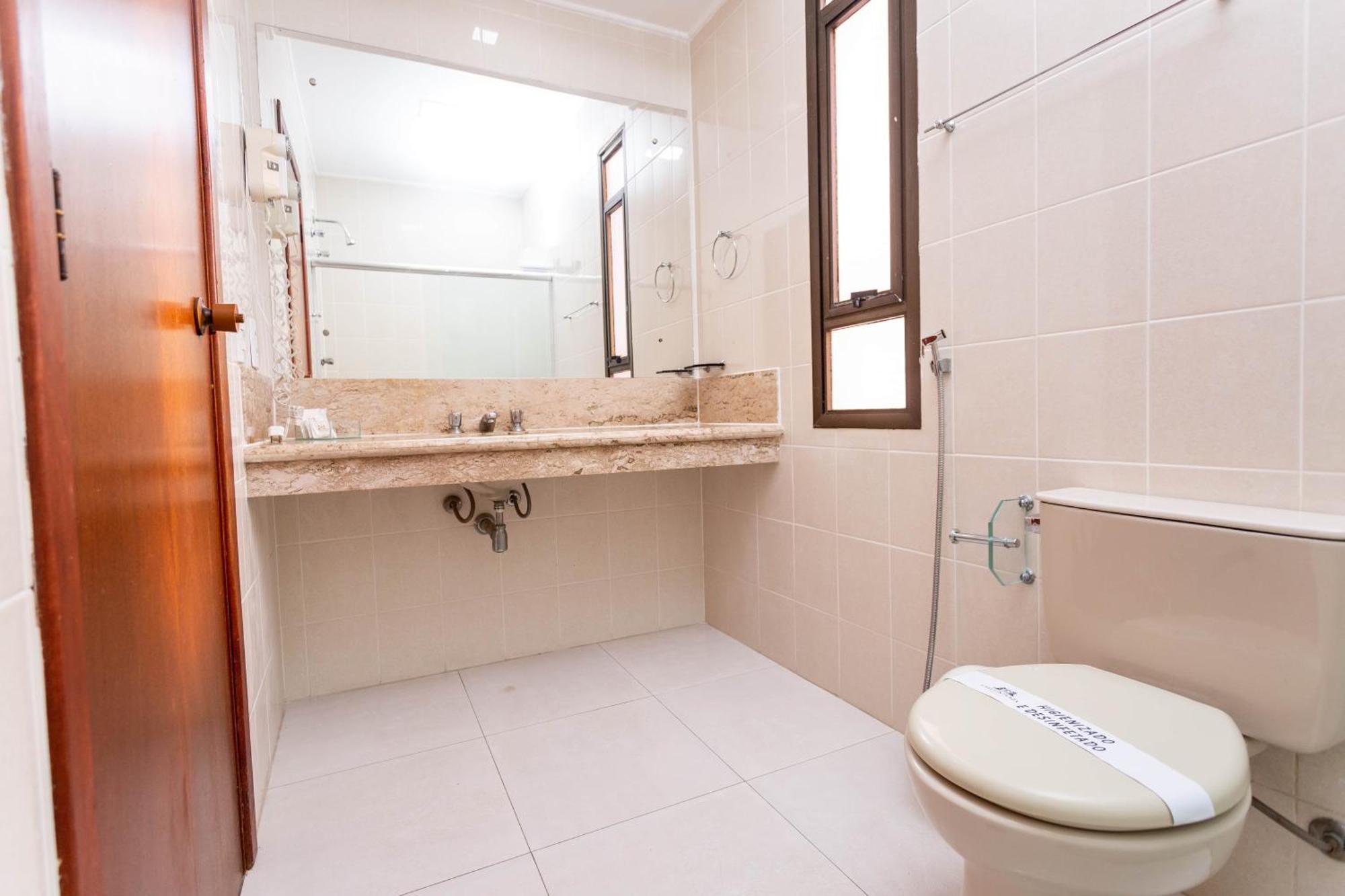 Deluxe Room,1695753508:JPEG