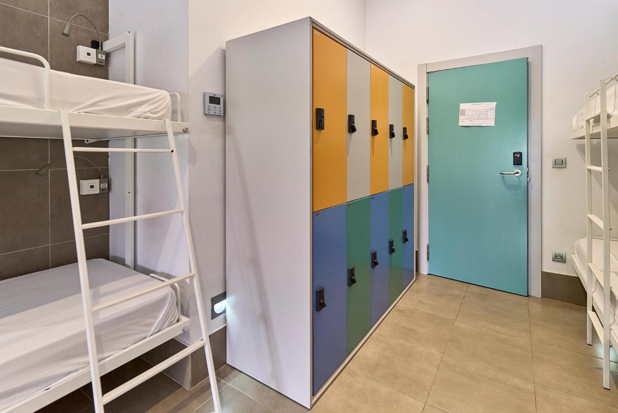 Single Bed Mixed Dormitory Room,1695328084:JPEG