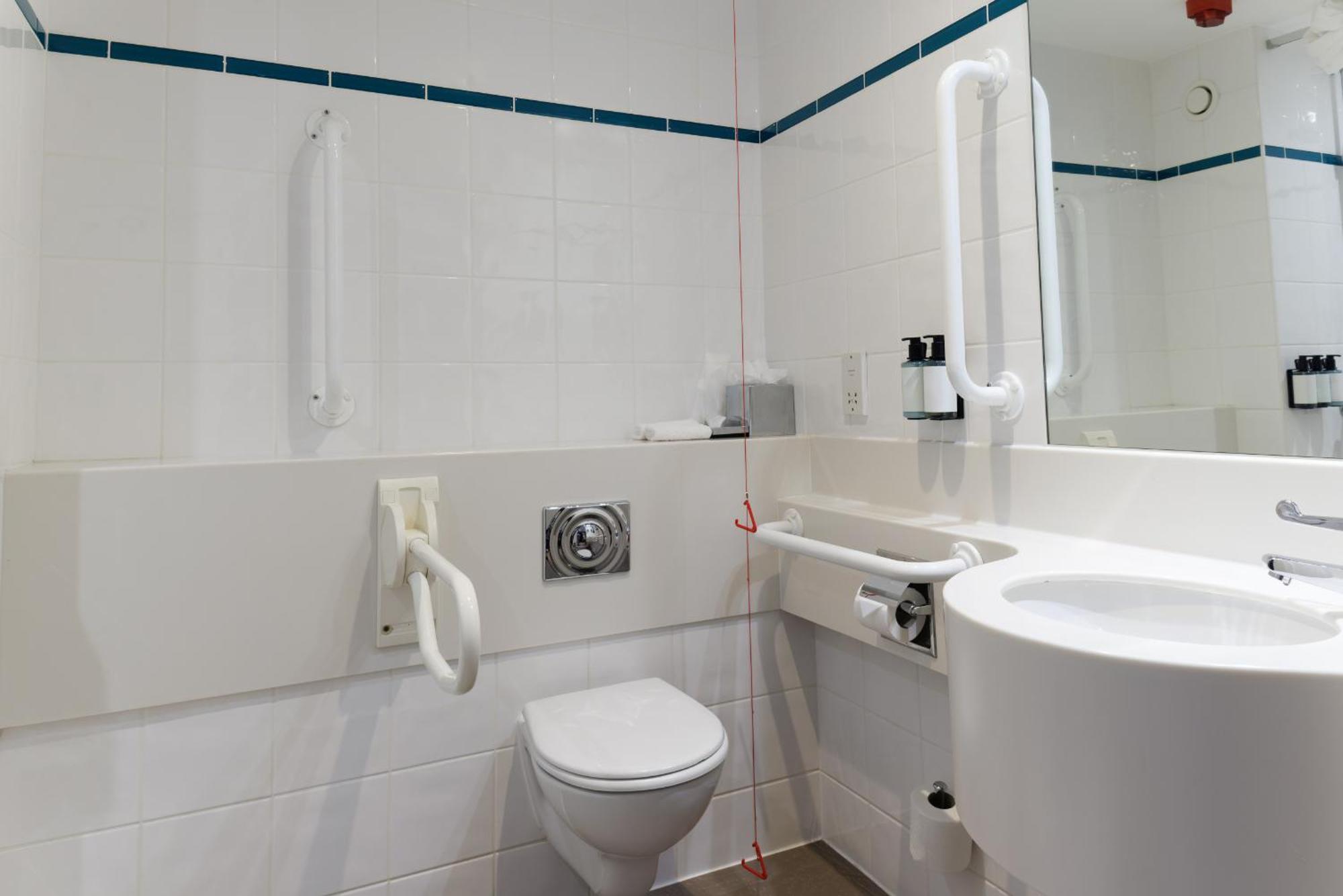 Twin Room Mobility Access