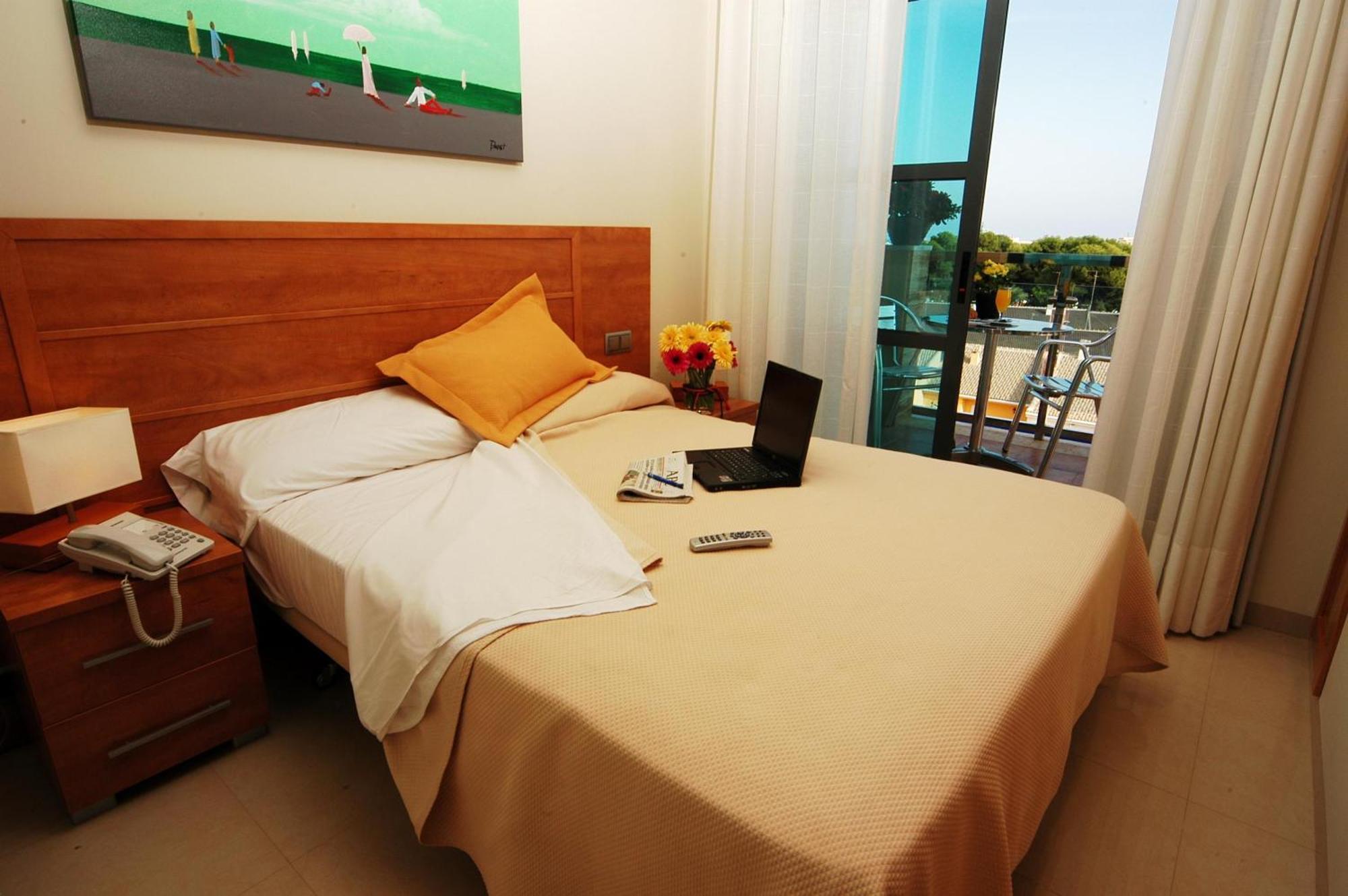 One-Bedroom Apartment Terrace