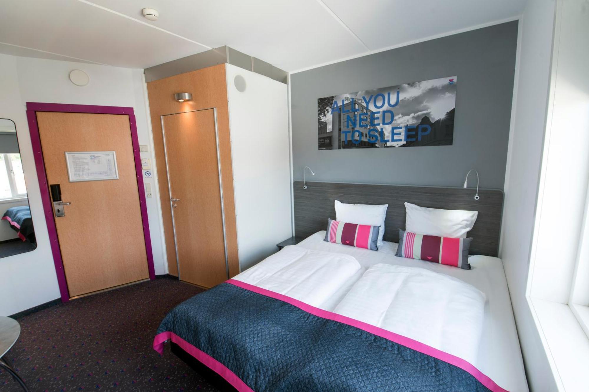 Captain Room