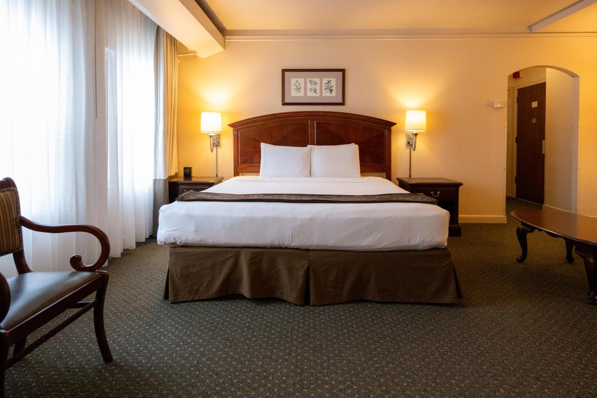 Junior Suite King Bed