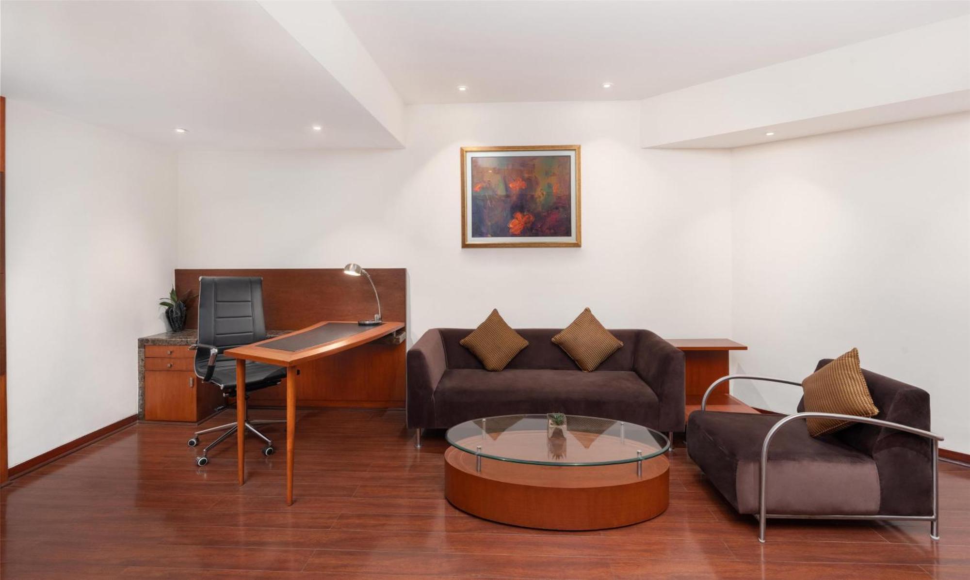 Deluxe Suite Happy Hours 0100 PM to 0600 PM 11 Airport Transfers on Food & Beverage Pick up drop to Worldmark Aerocity subject to car availability,1695747669:JPEG