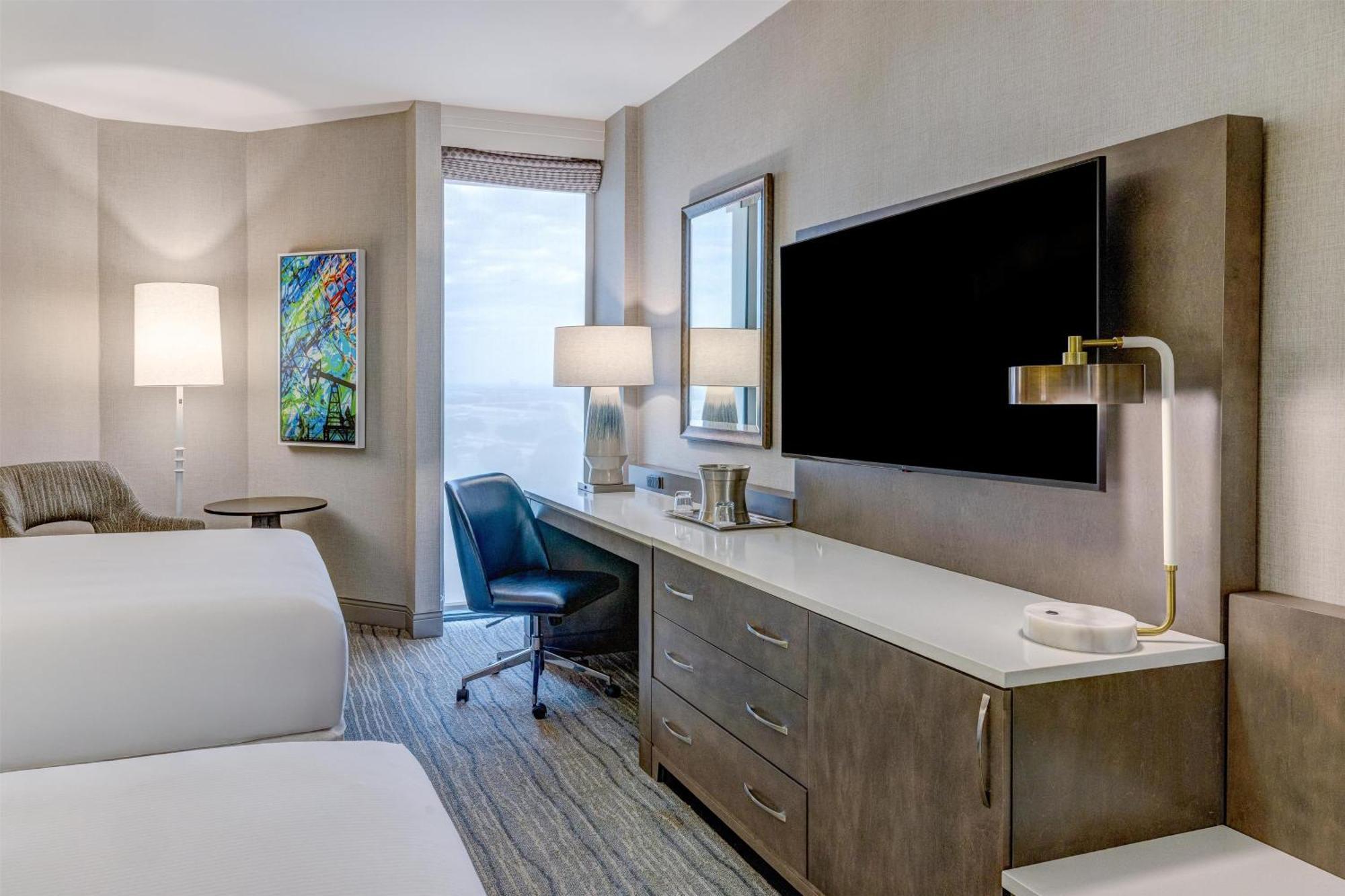 Queen Room Two Queen Beds Hearing Access
